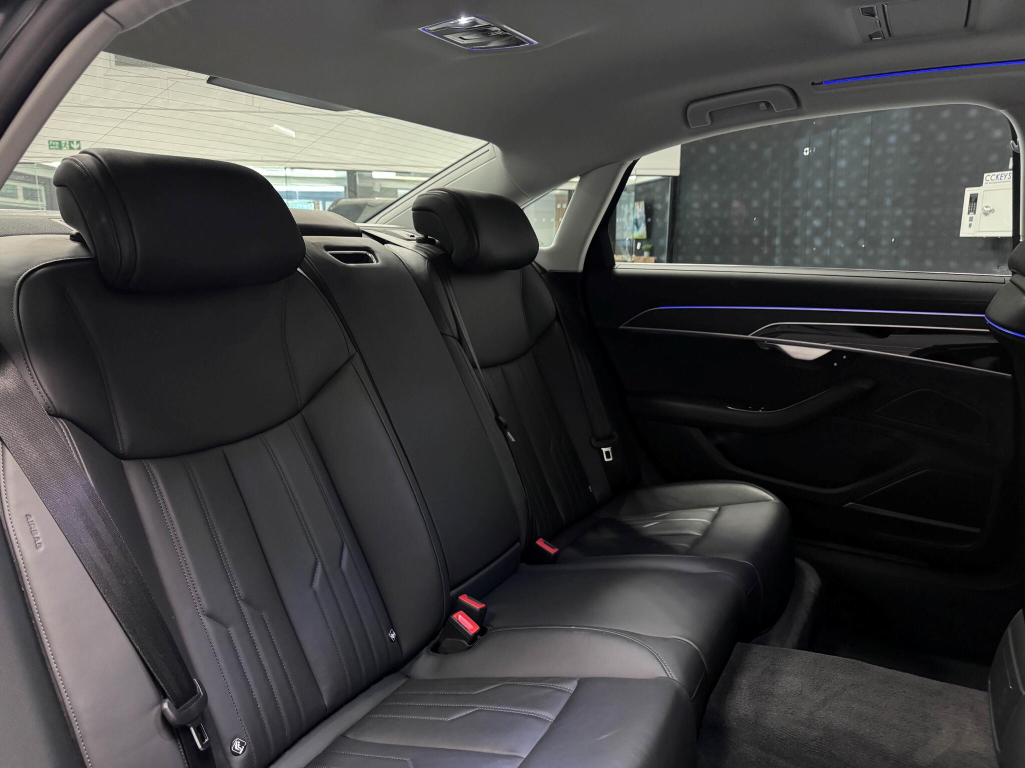 Audi A8 view 31