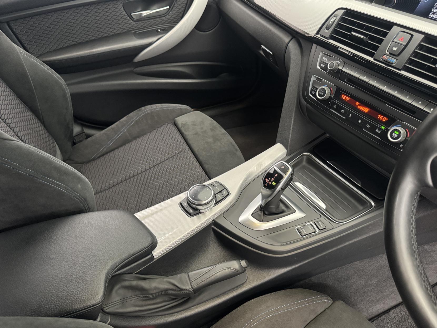 BMW 3 Series view 56