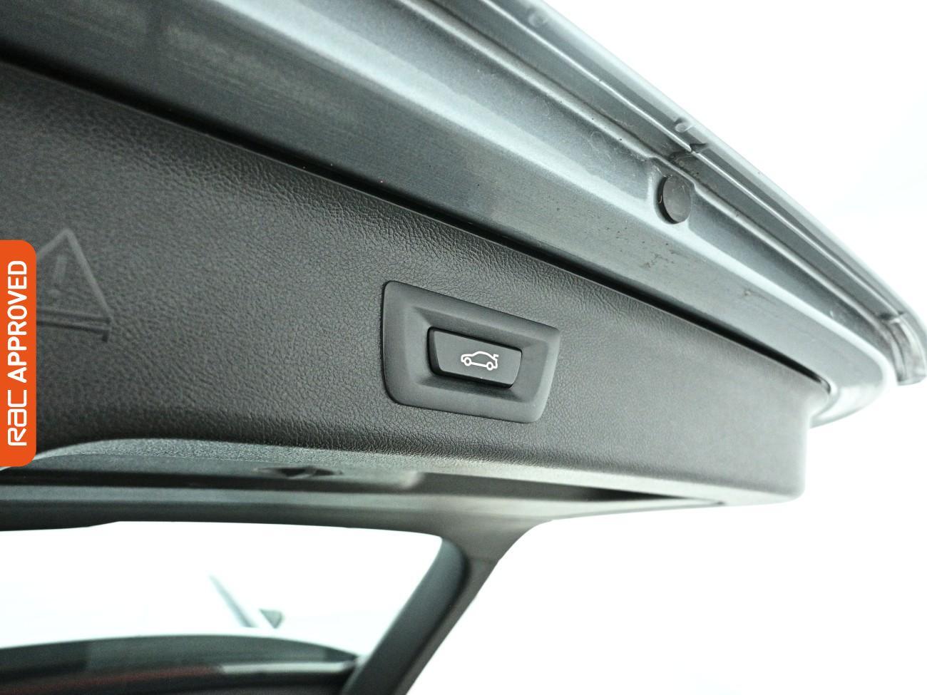BMW 5 Series view 28