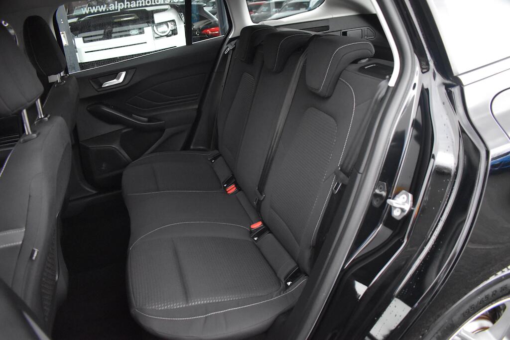 Ford Focus view 13
