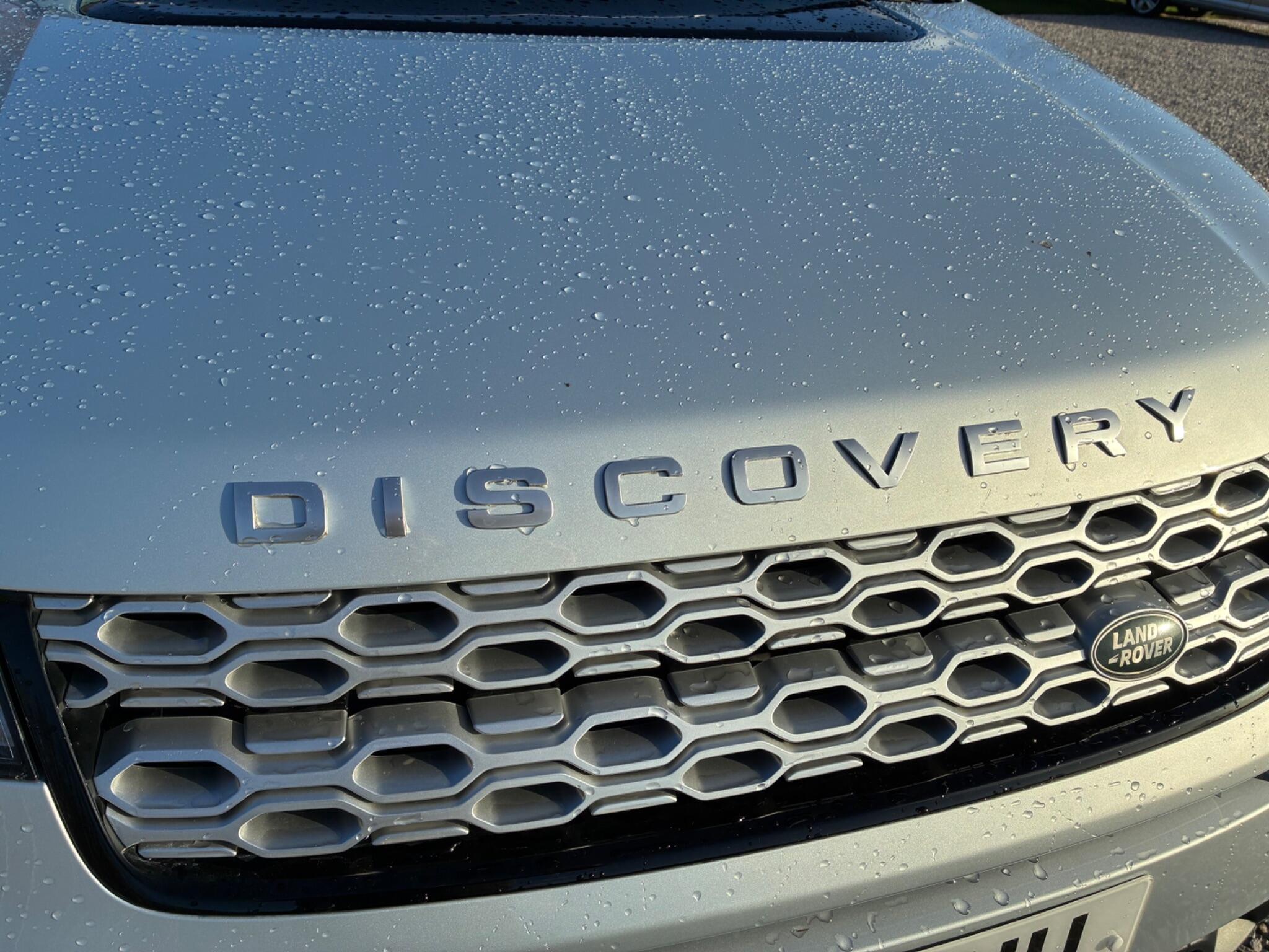Land Rover Discovery Sport view 9