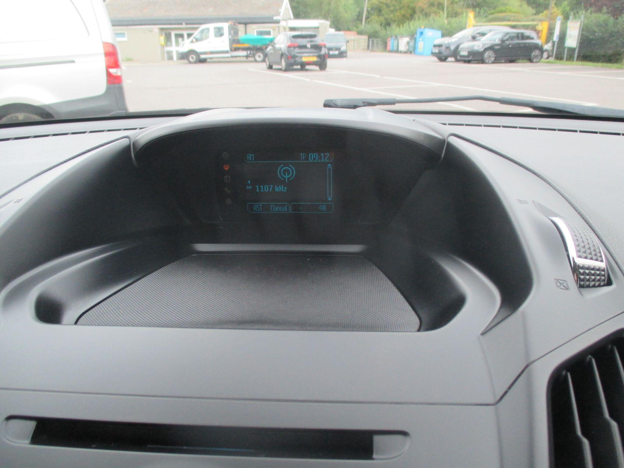 Ford Kuga view 35