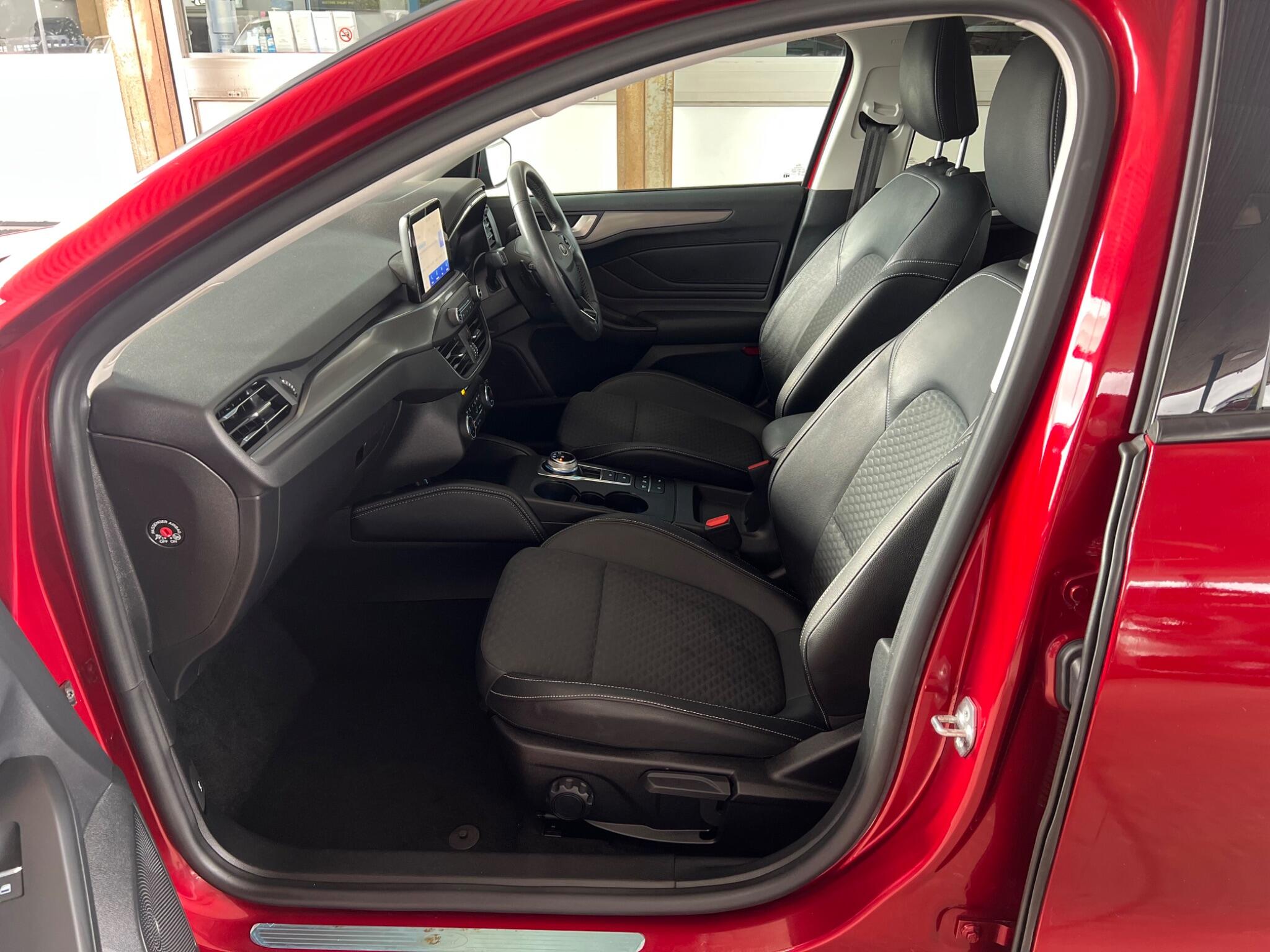 Ford Focus view 5