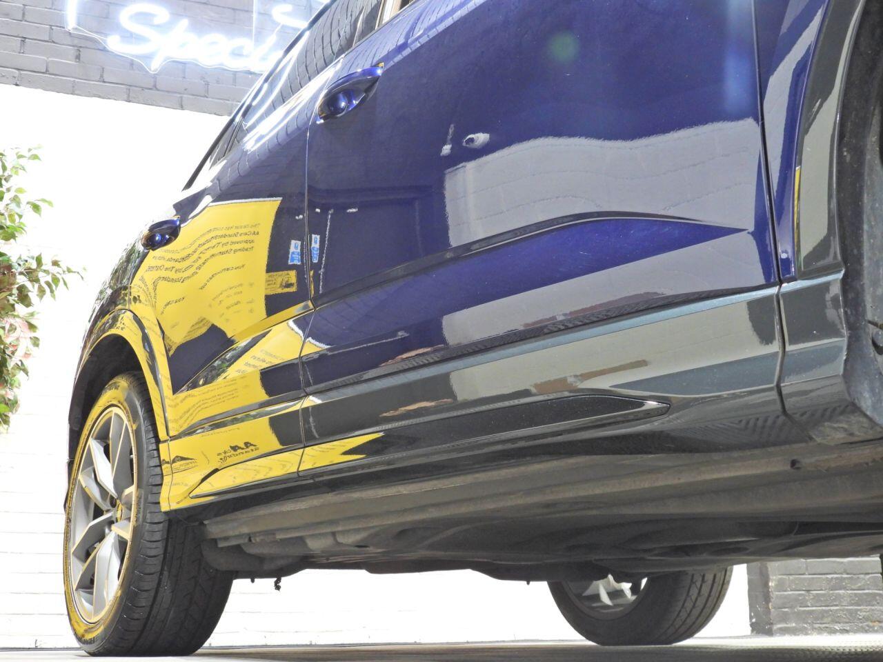 Audi Q3 view 12