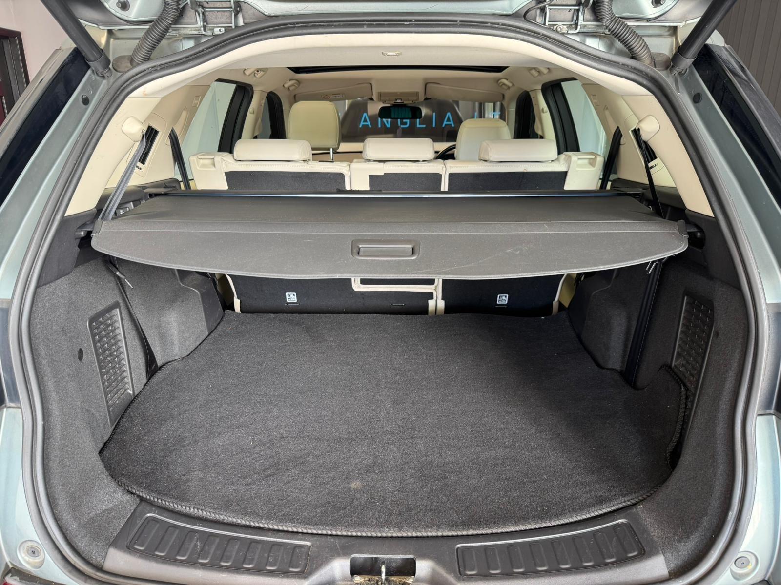 2016 Land Rover Discovery Sport 2.0 TD4 HSE Luxury Auto 4WD Euro 6 (s/s) 5dr • 103,000 miles image 14