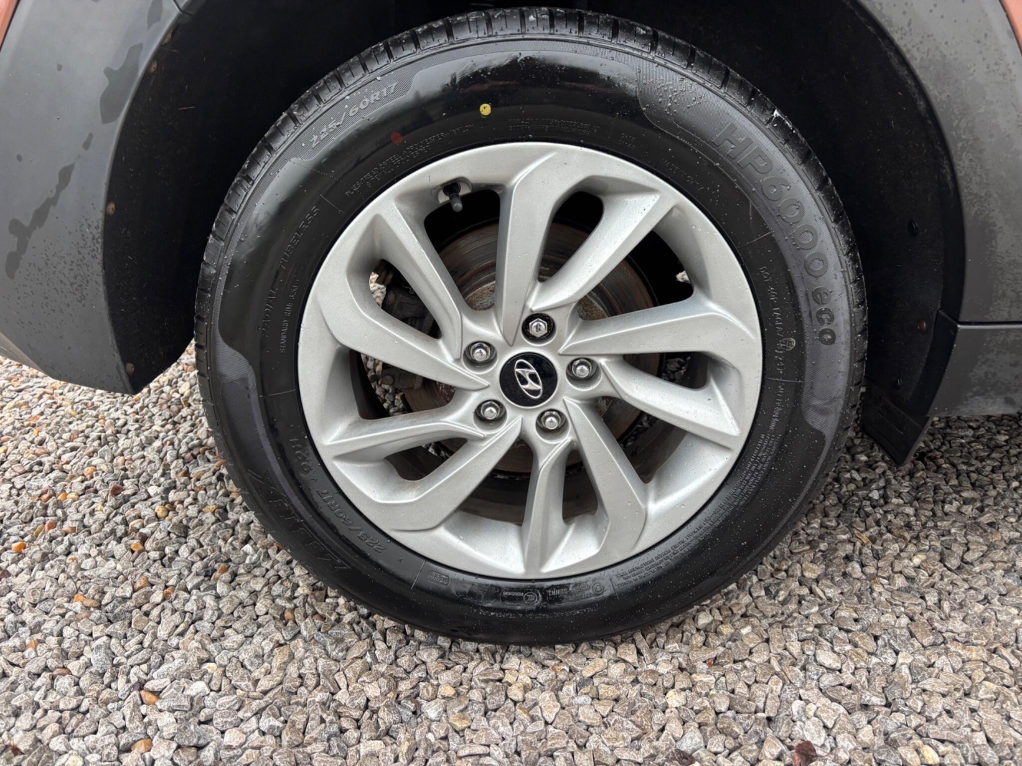 2017 Hyundai TUCSON 1.7 CRDi Blue Drive SE Euro 6 (s/s) 5dr • 80,000 miles image 20