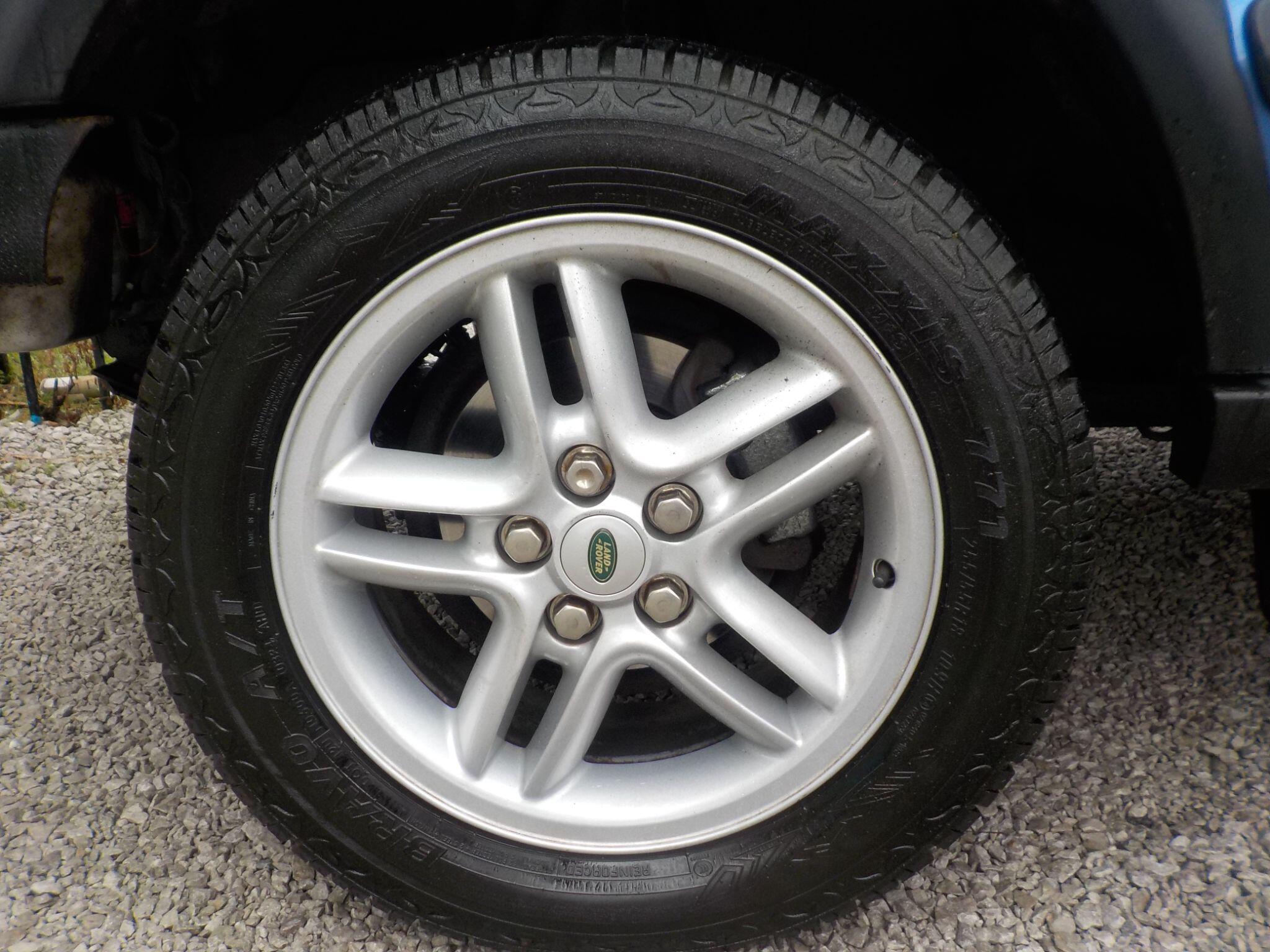 Land Rover Discovery 2.5 TD5 XS Station Wagon 5dr Diesel Manual (5 Seats) (262 g/km, 136 bhp)