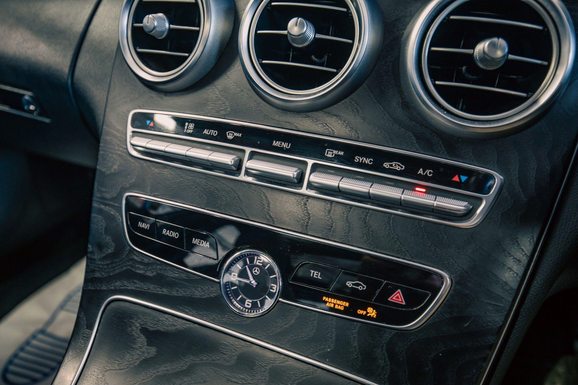 Mercedes-Benz C-Class view 18