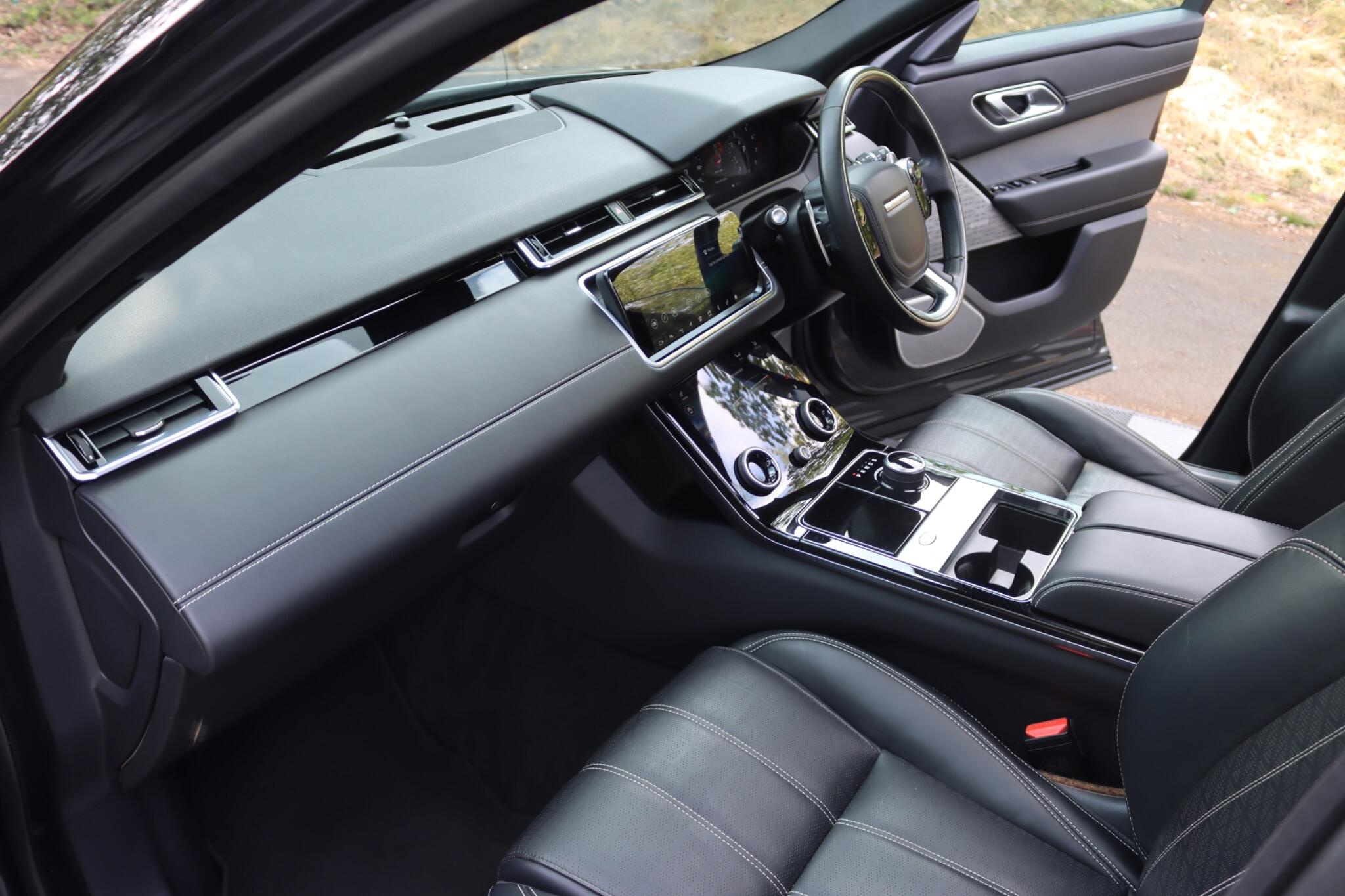 Land Rover Range Rover Velar view 11
