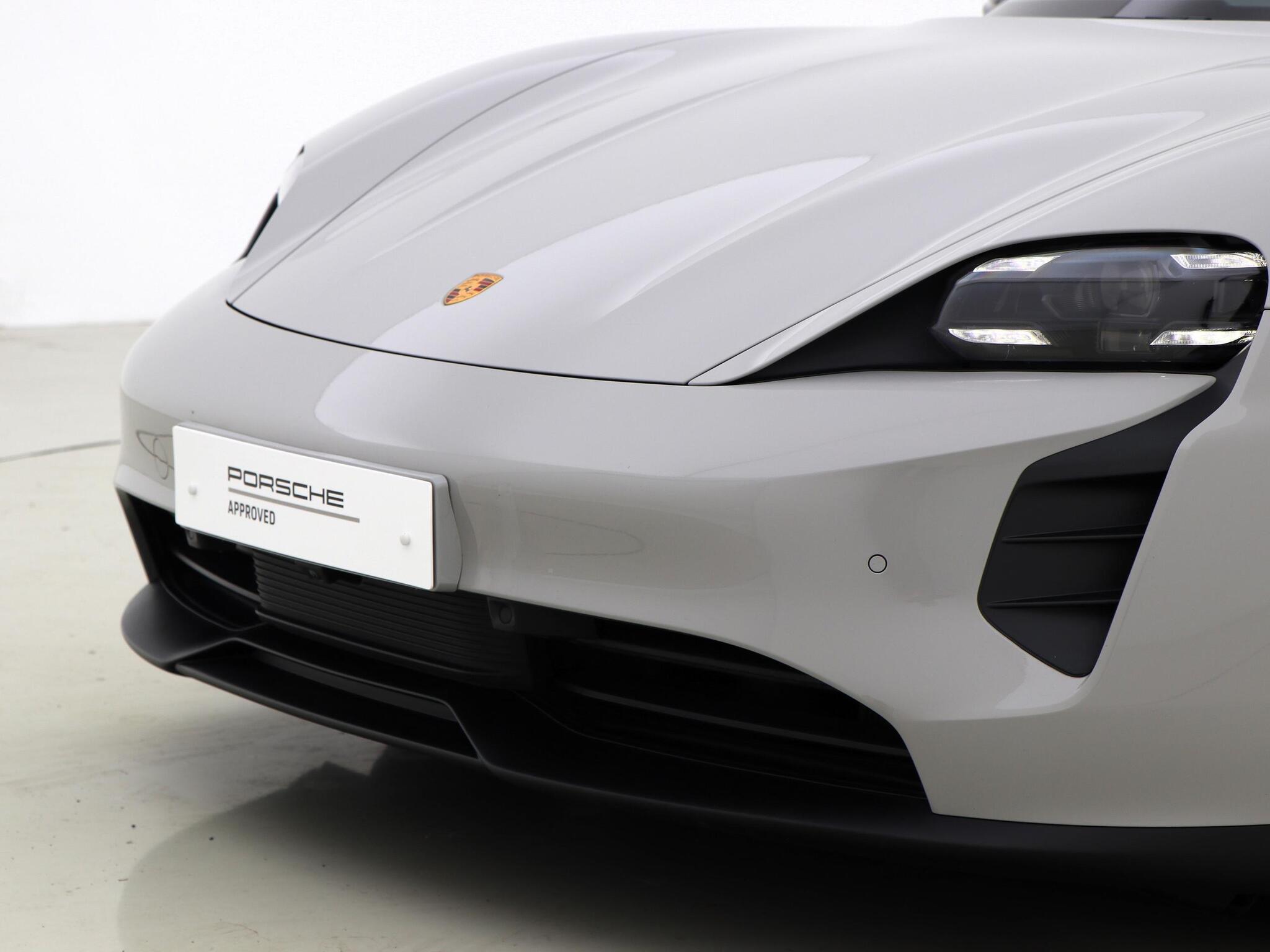 Porsche Taycan view 16