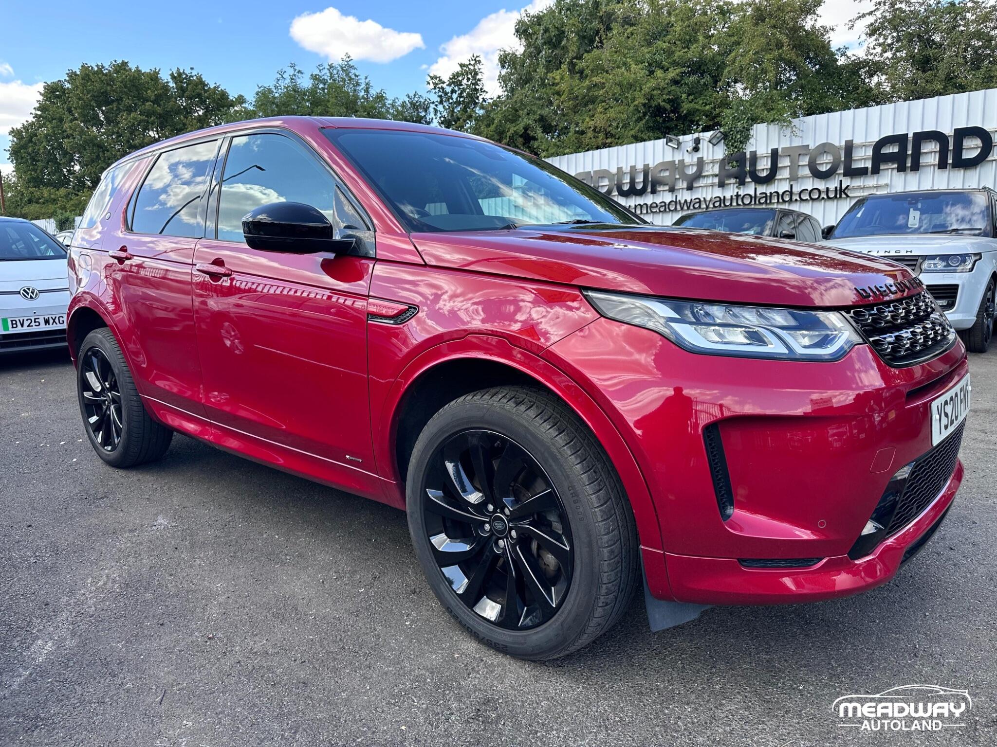 Land Rover Discovery Sport view 4