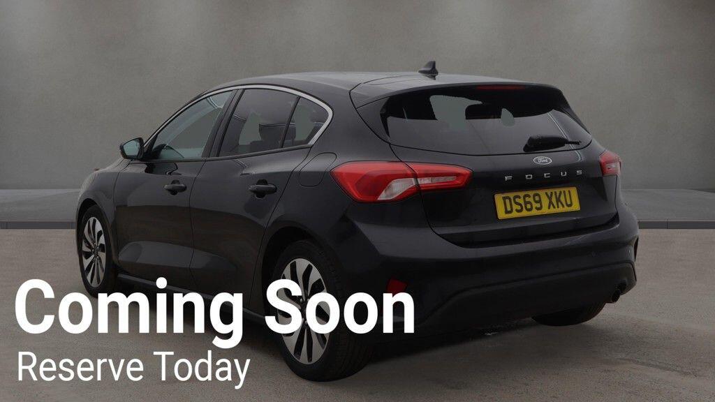 Ford Focus view 3
