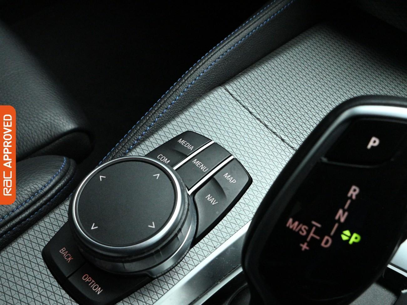 BMW 5 Series view 22
