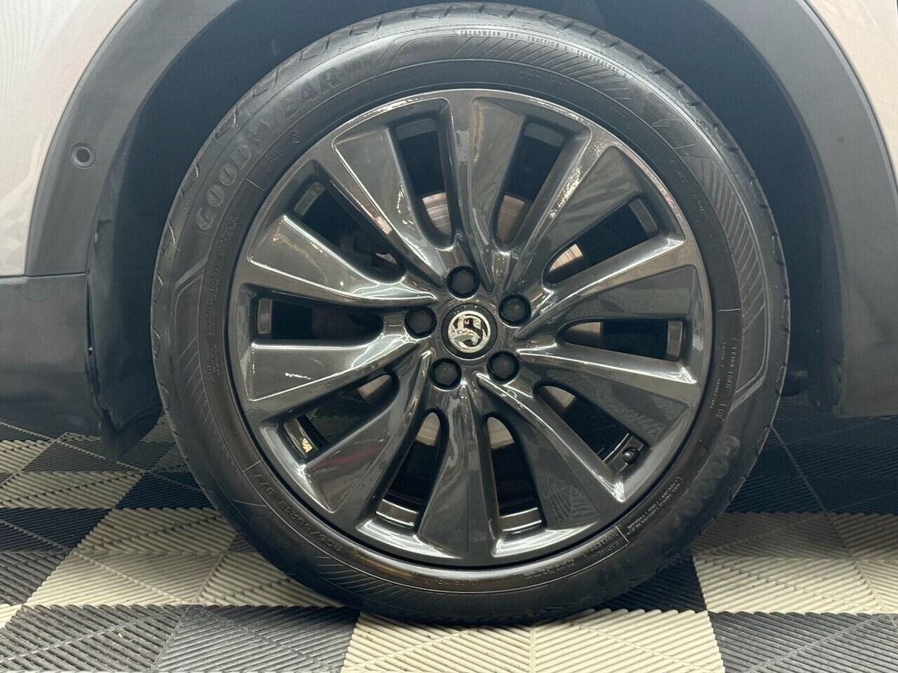 Vauxhall Grandland X view 4