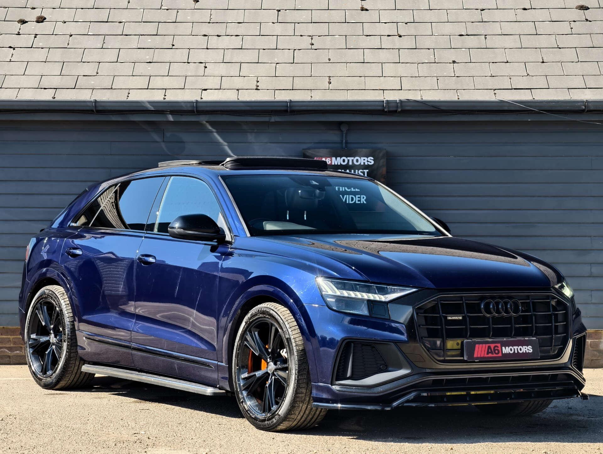 Audi Q8 view 7