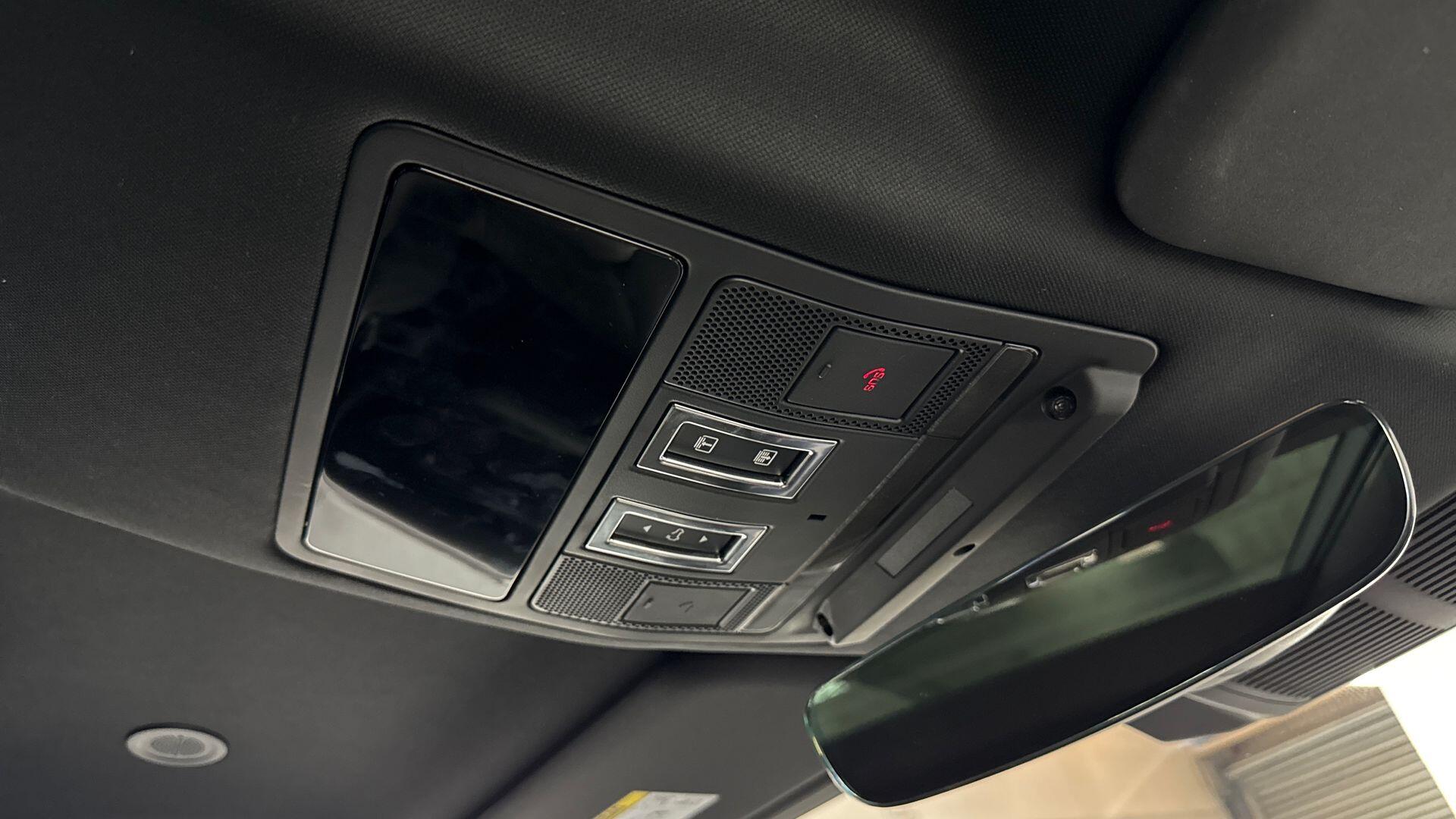 Land Rover Defender view 23
