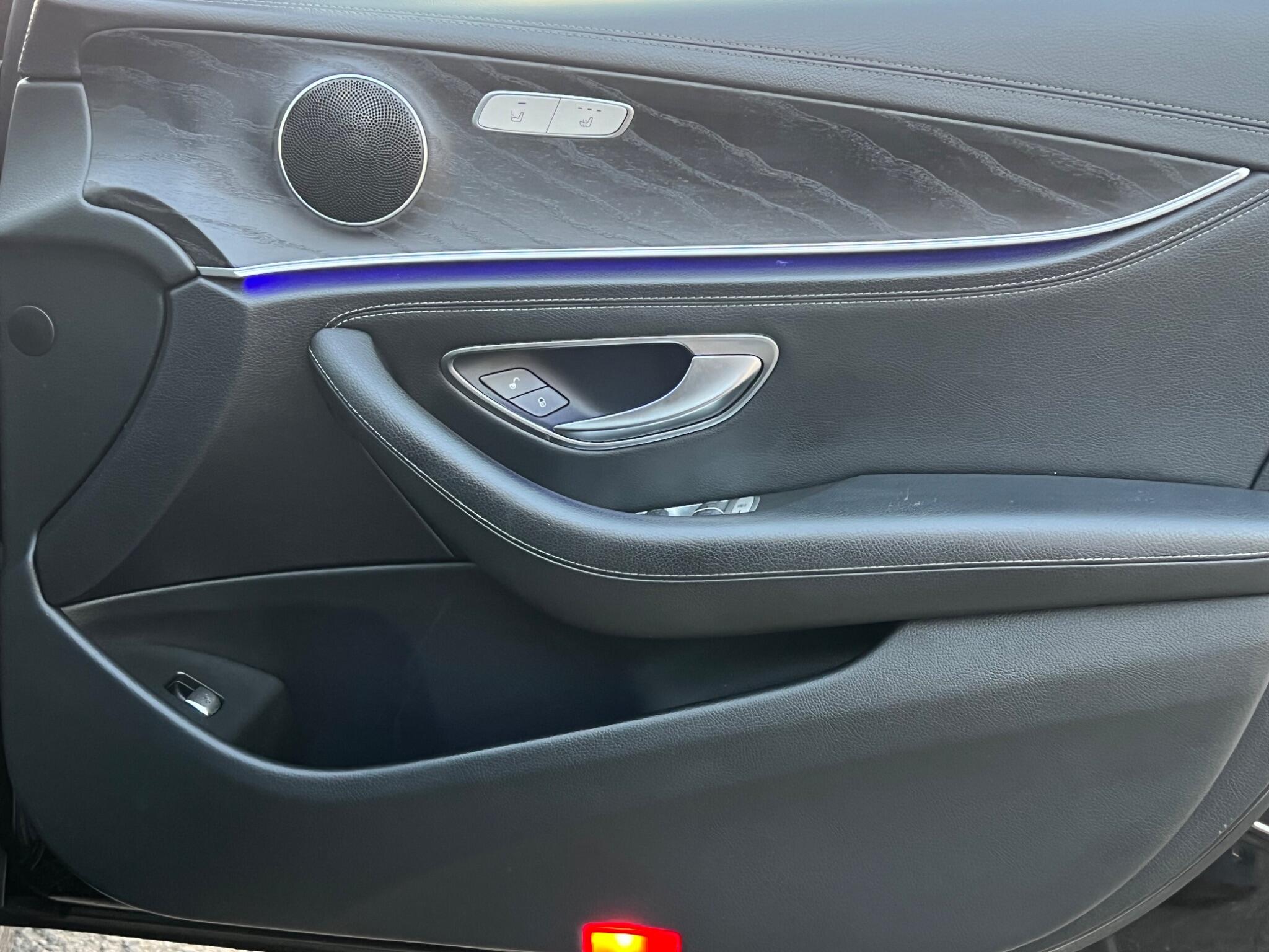Mercedes-Benz E Class view 34