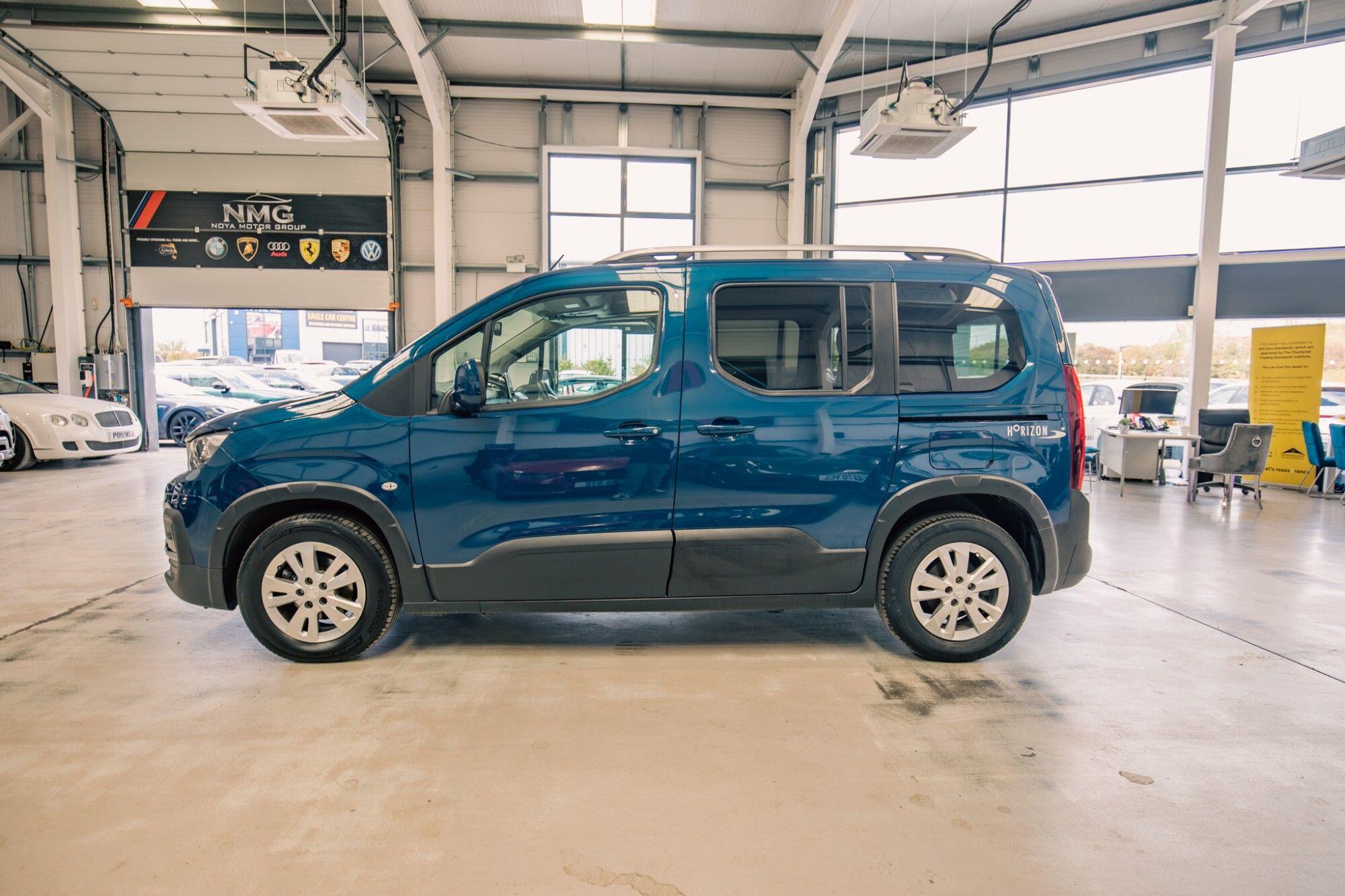 Peugeot Rifter view 40