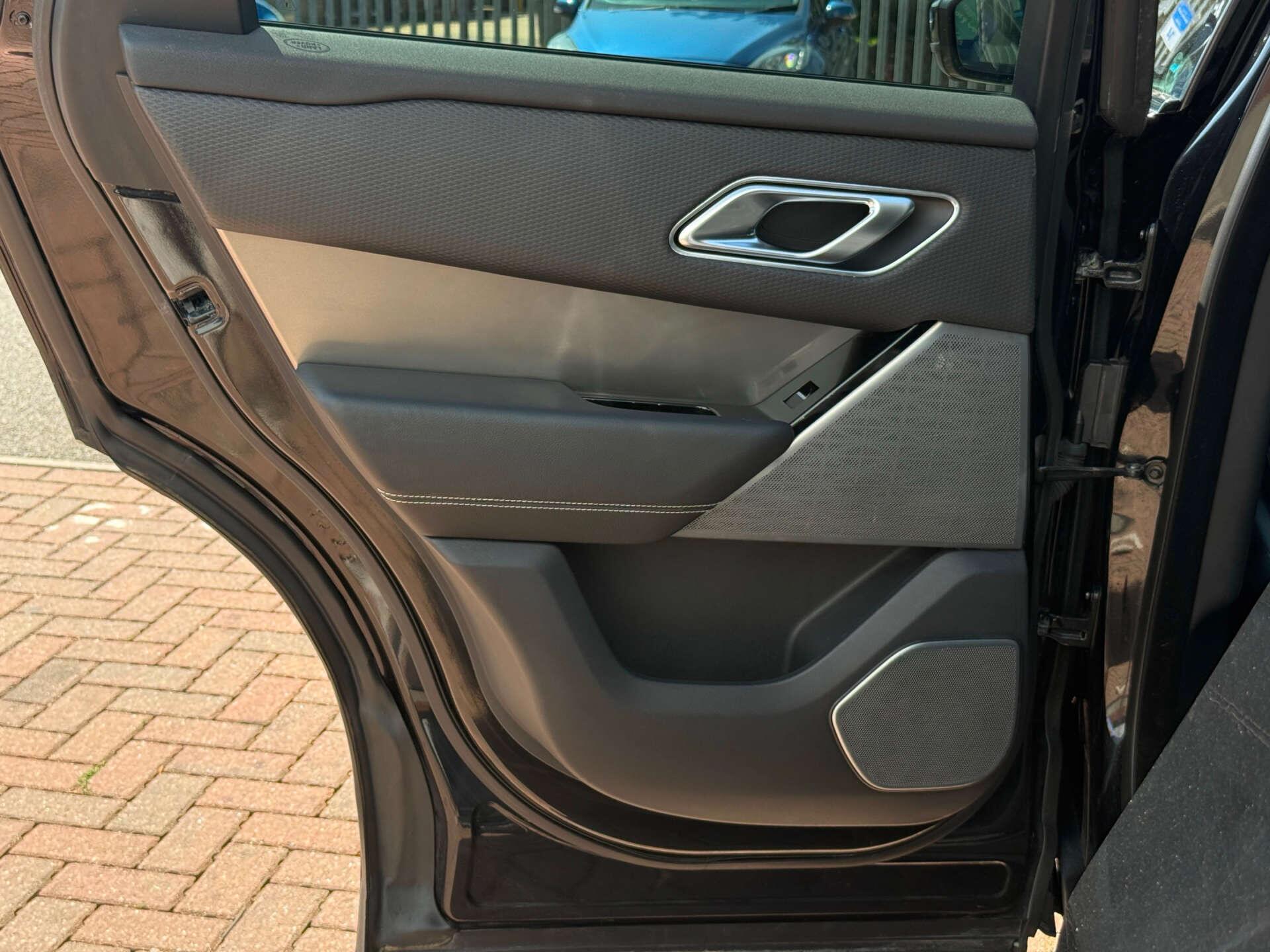 Land Rover Range Rover Velar view 43