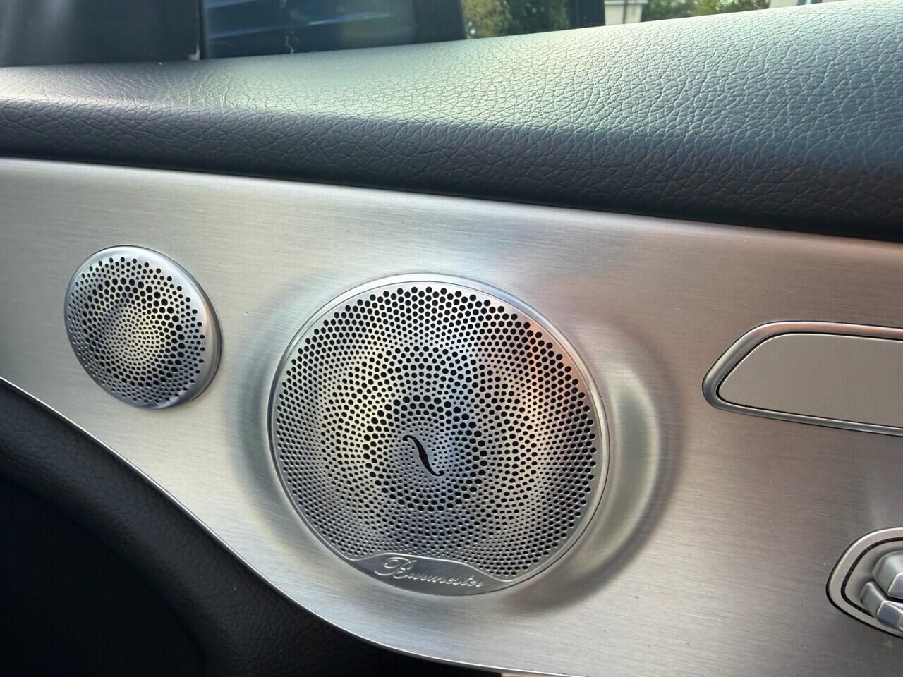 Mercedes-Benz C-Class view 26