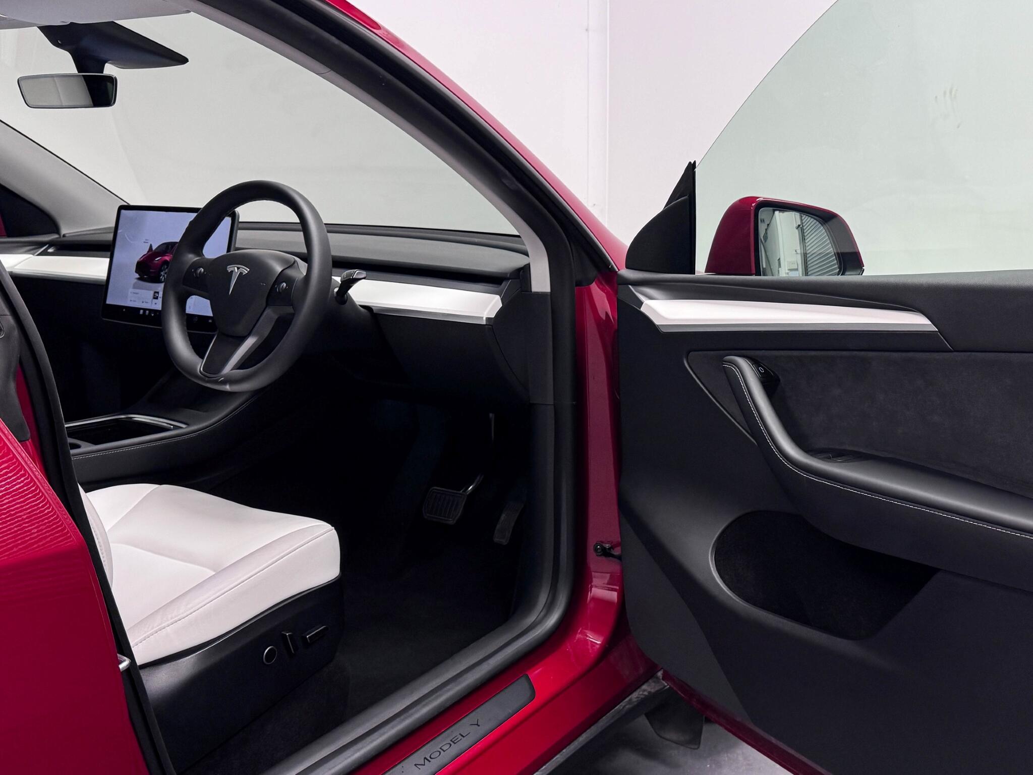 Tesla Model Y view 33