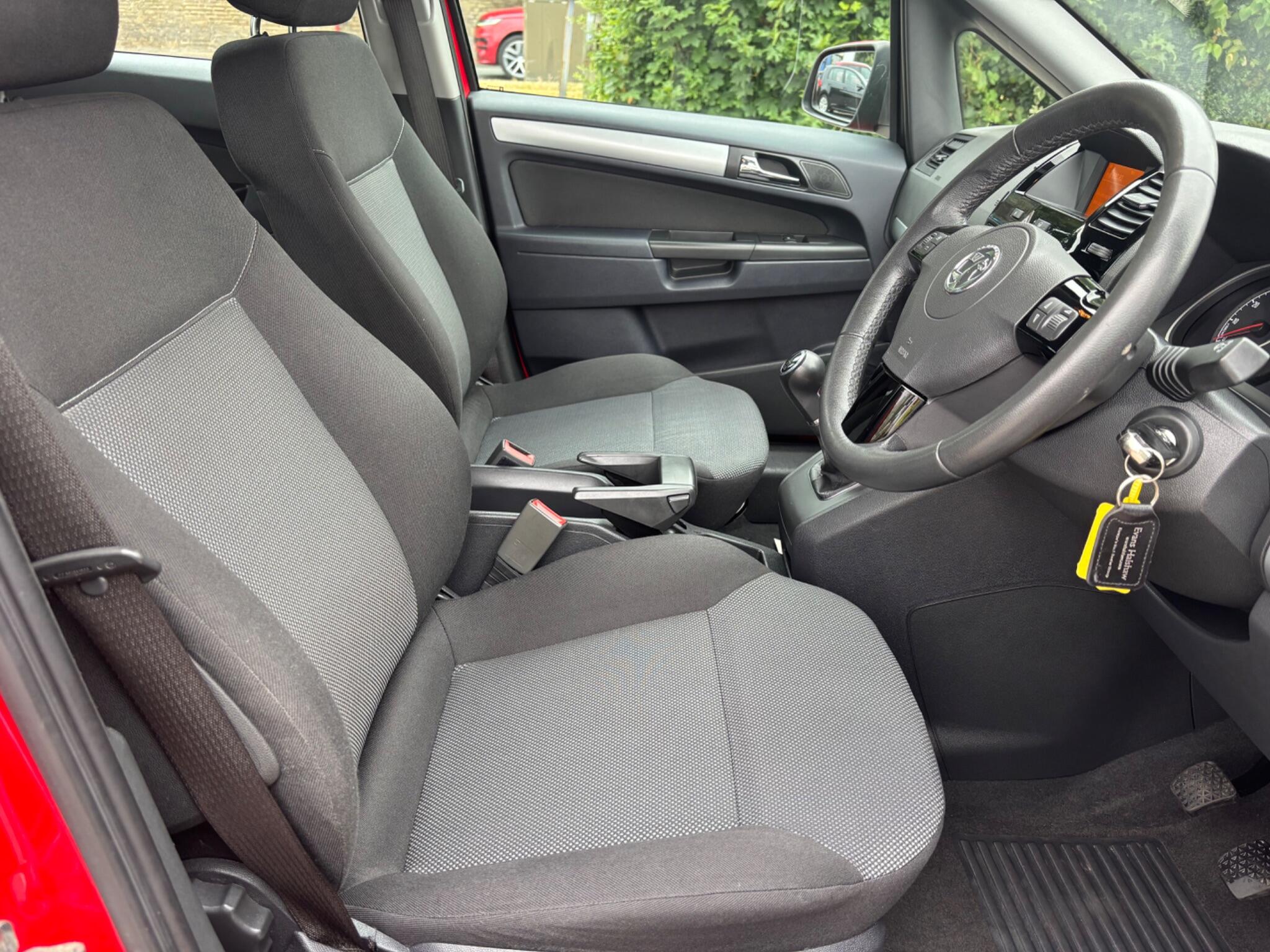 Vauxhall Zafira view 11