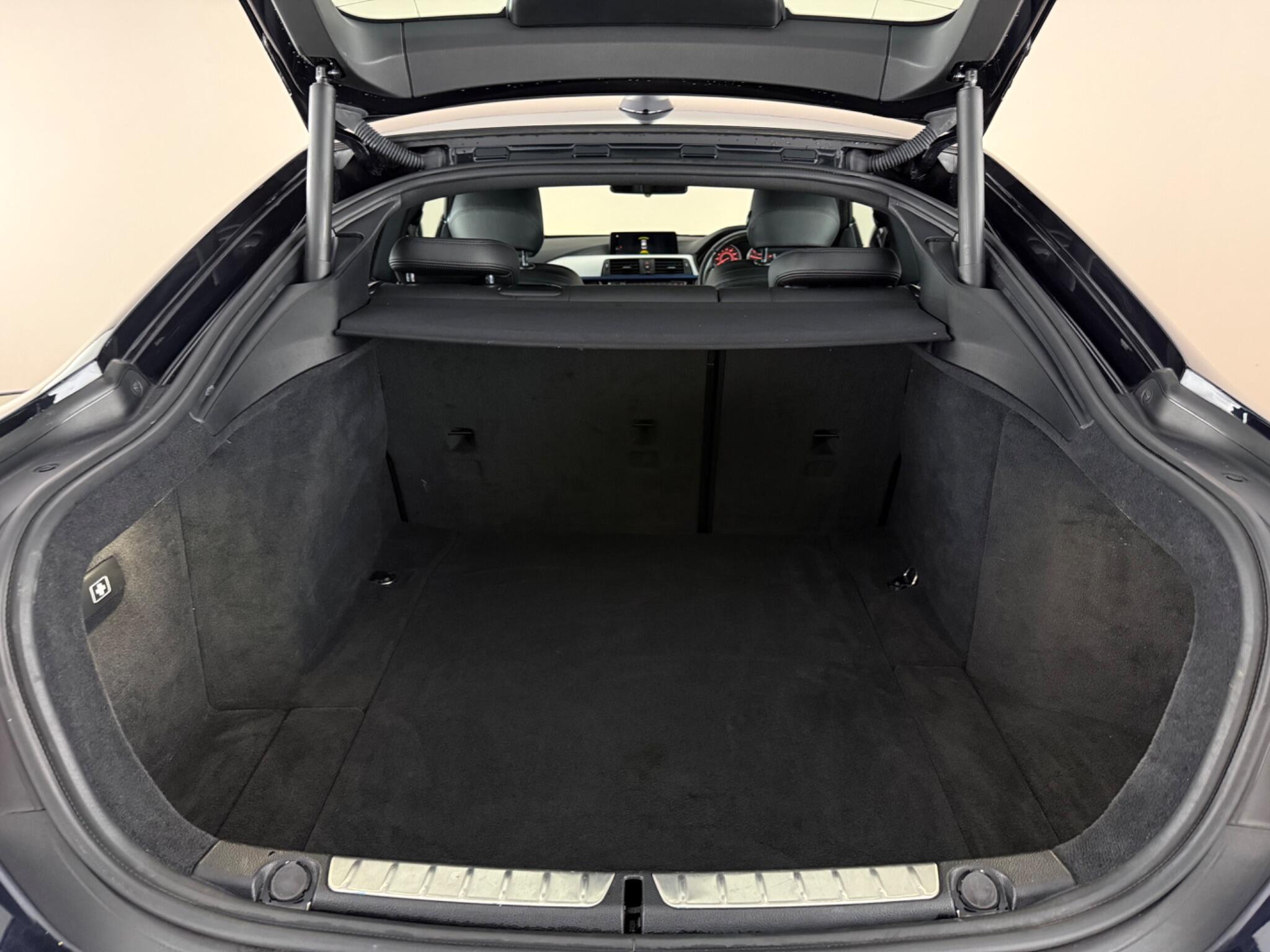 BMW 4 Series view 10
