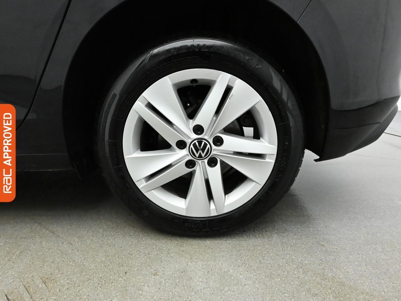 Volkswagen Golf view 26