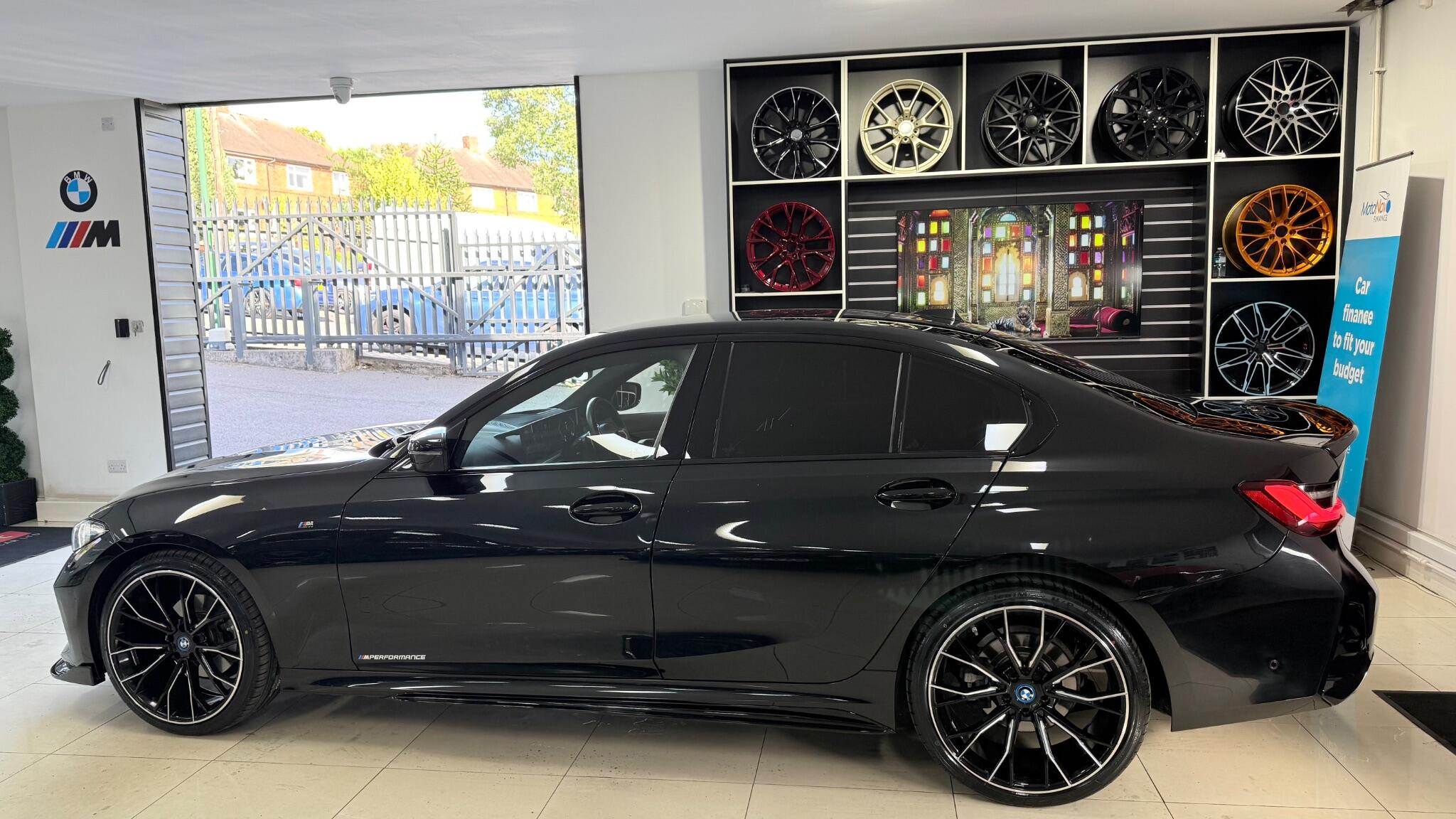 BMW 3 Series view 40