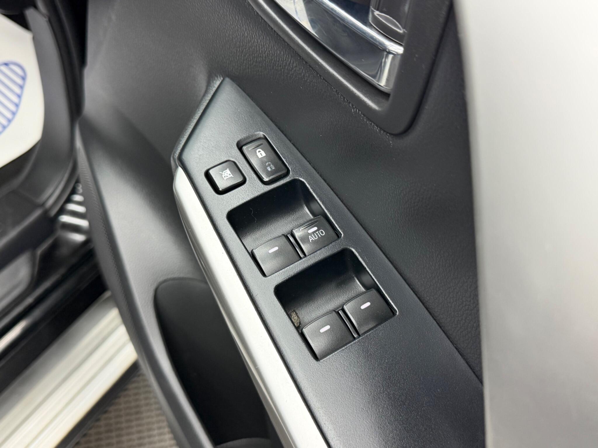 Mitsubishi Shogun Sport view 35