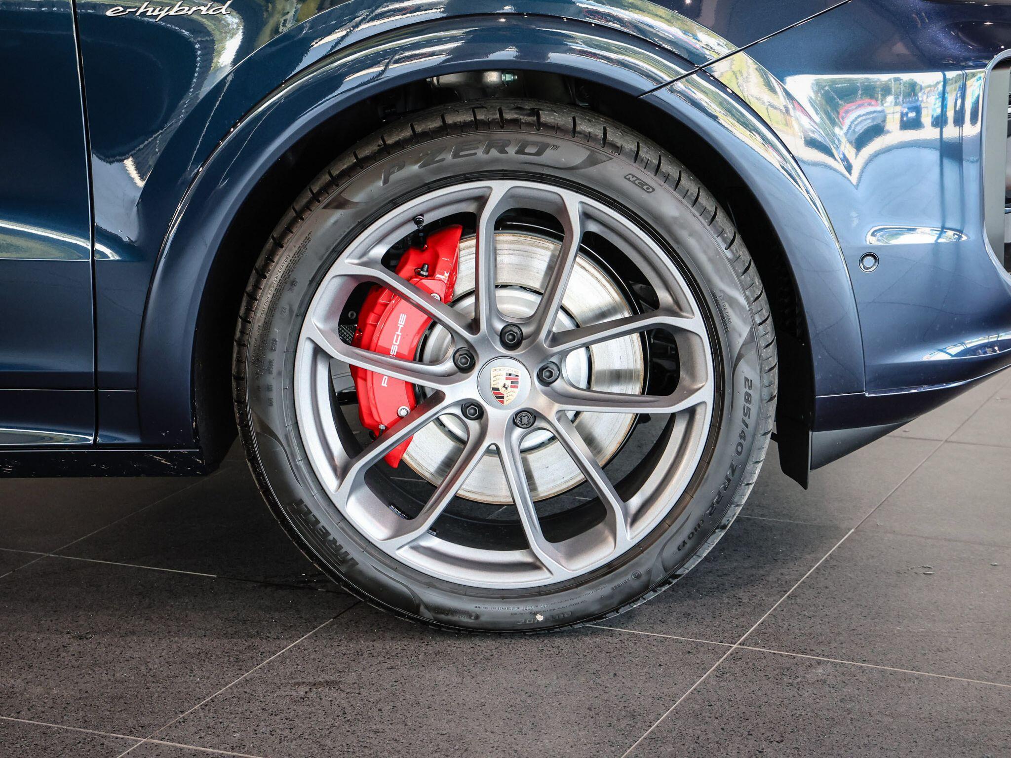 Porsche Cayenne view 48