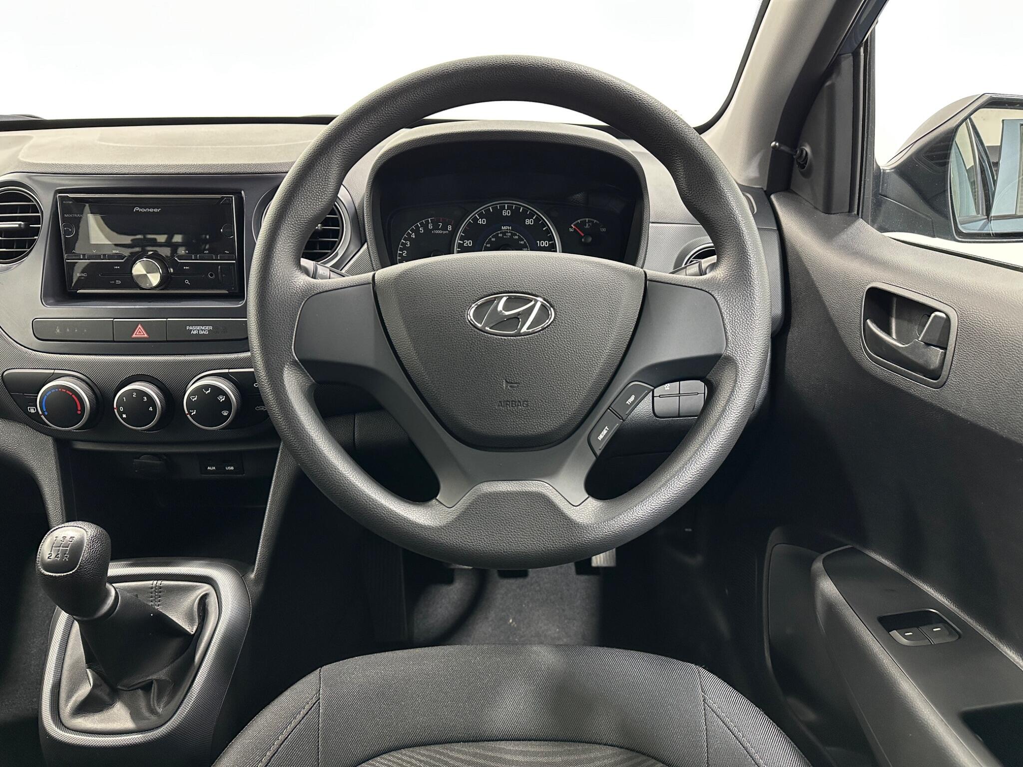 Hyundai i10 view 13