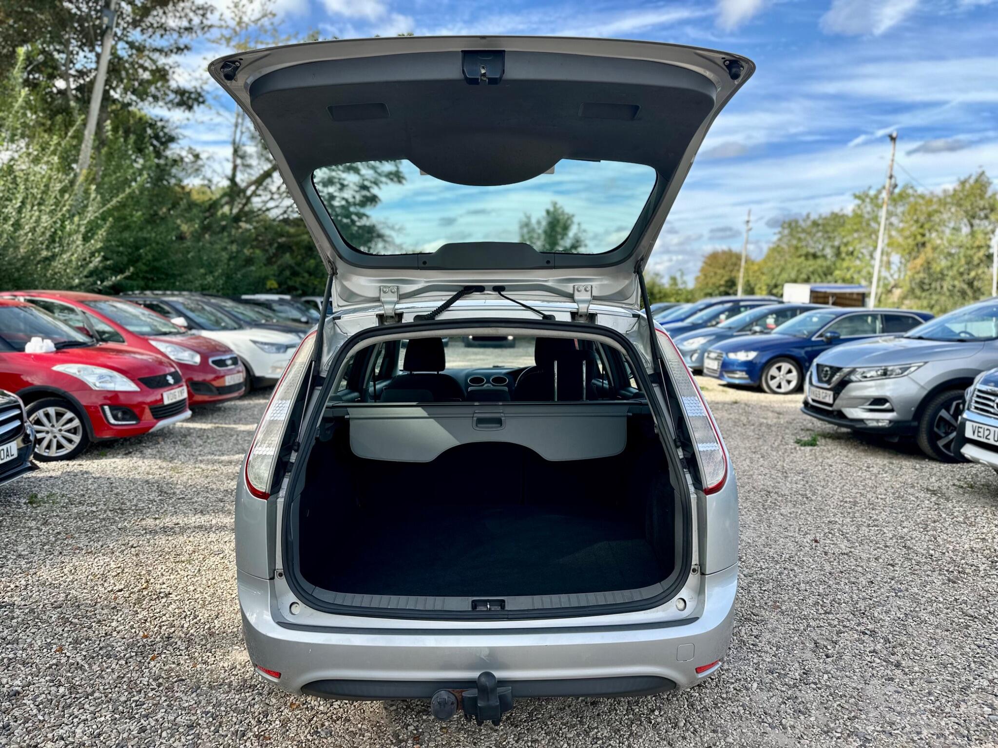 Ford Focus view 19