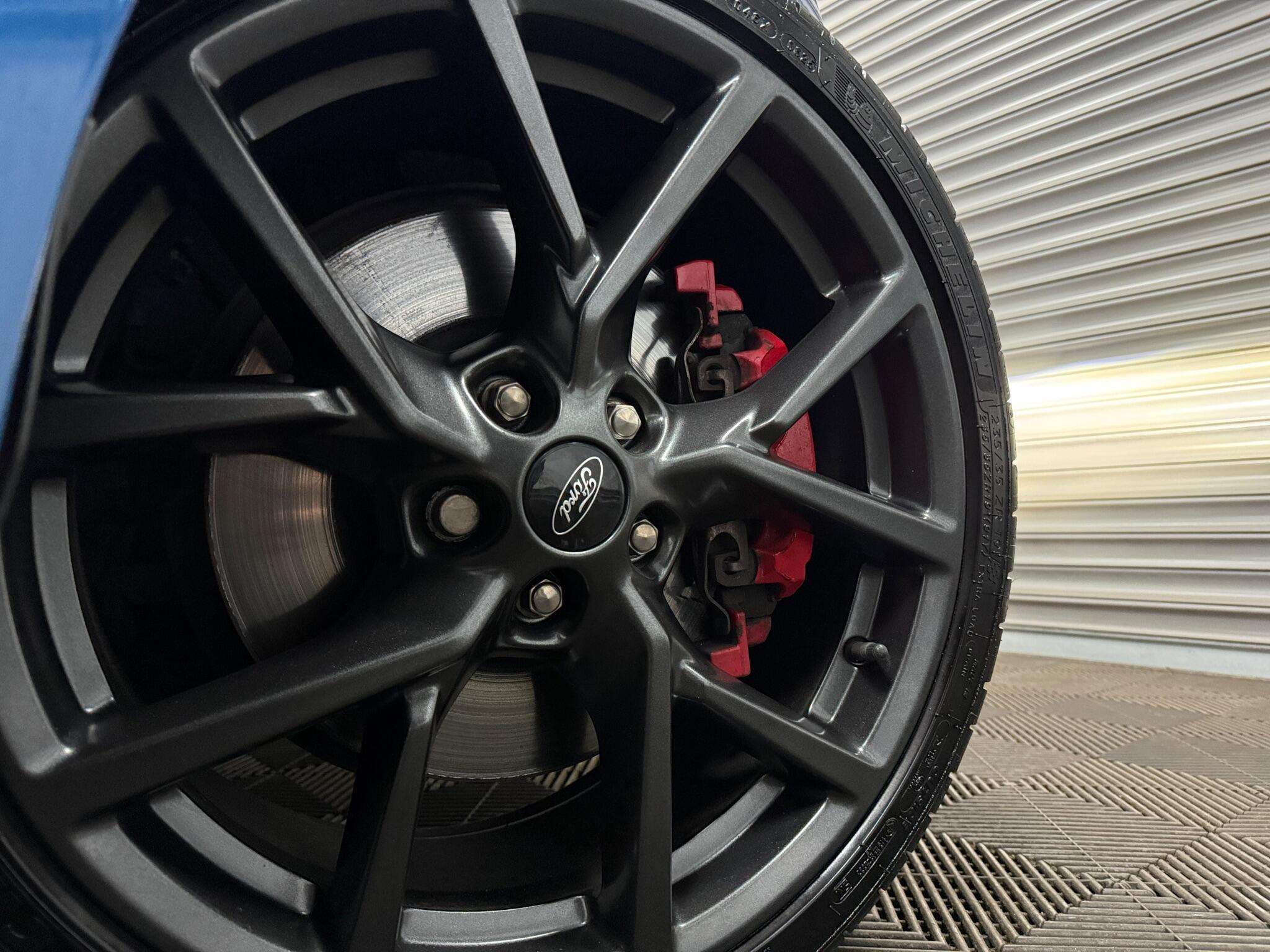 Ford Focus view 42
