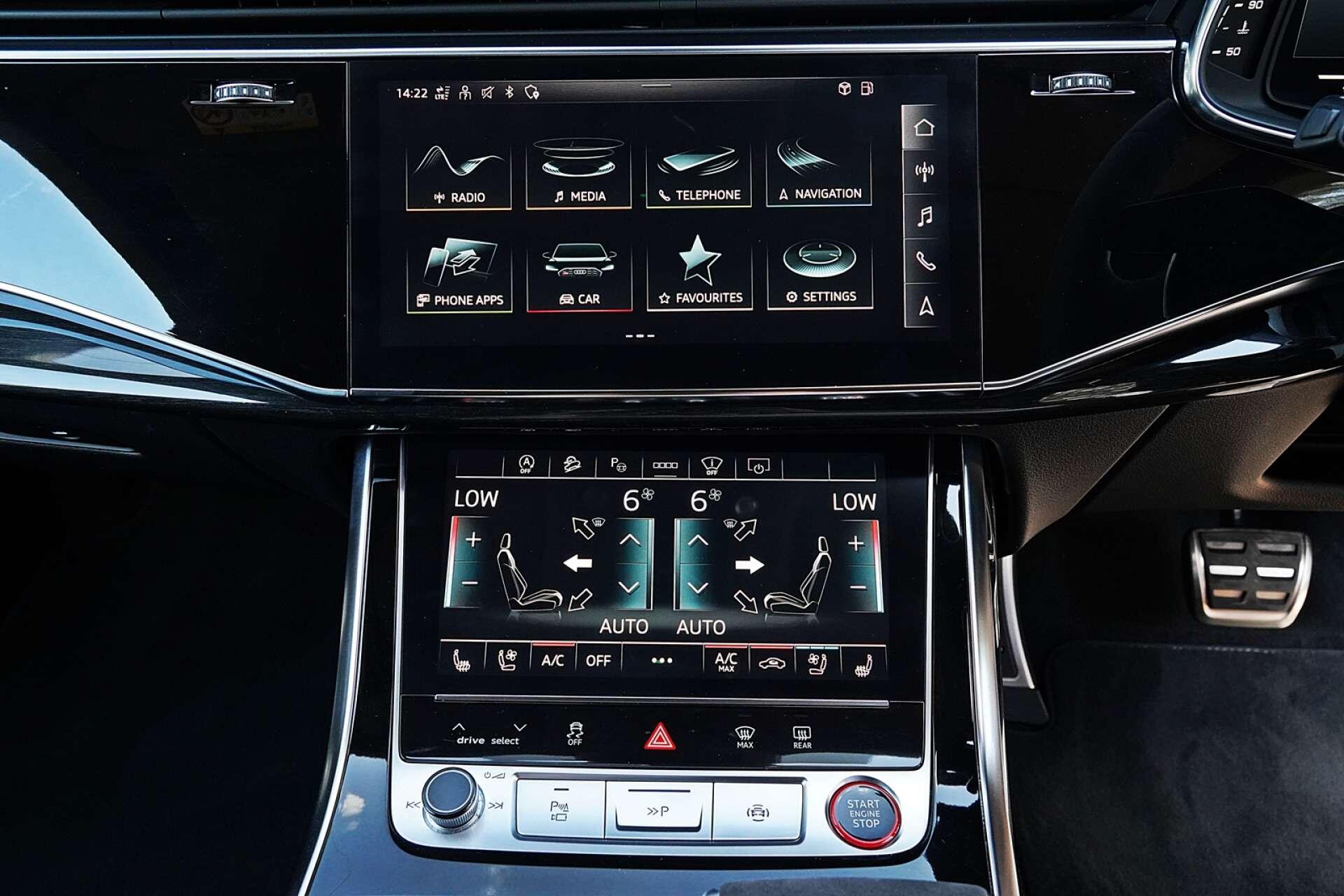 Audi RS Q8 view 24