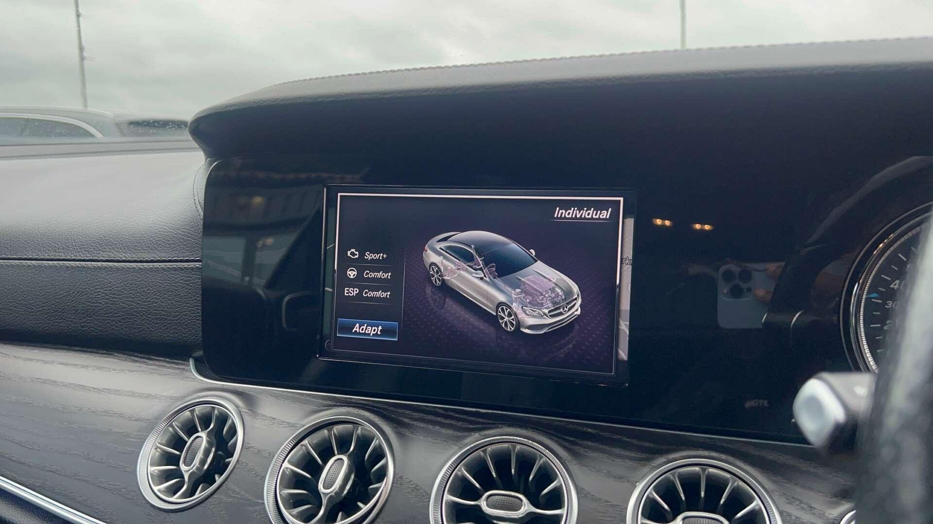 Mercedes-Benz E-Class view 35