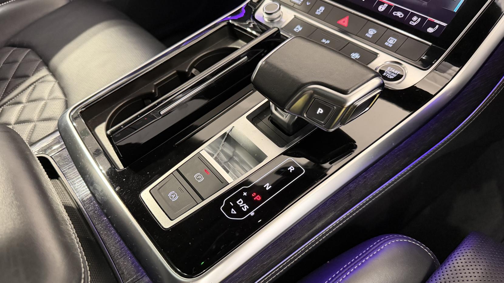 Audi Q7 view 26