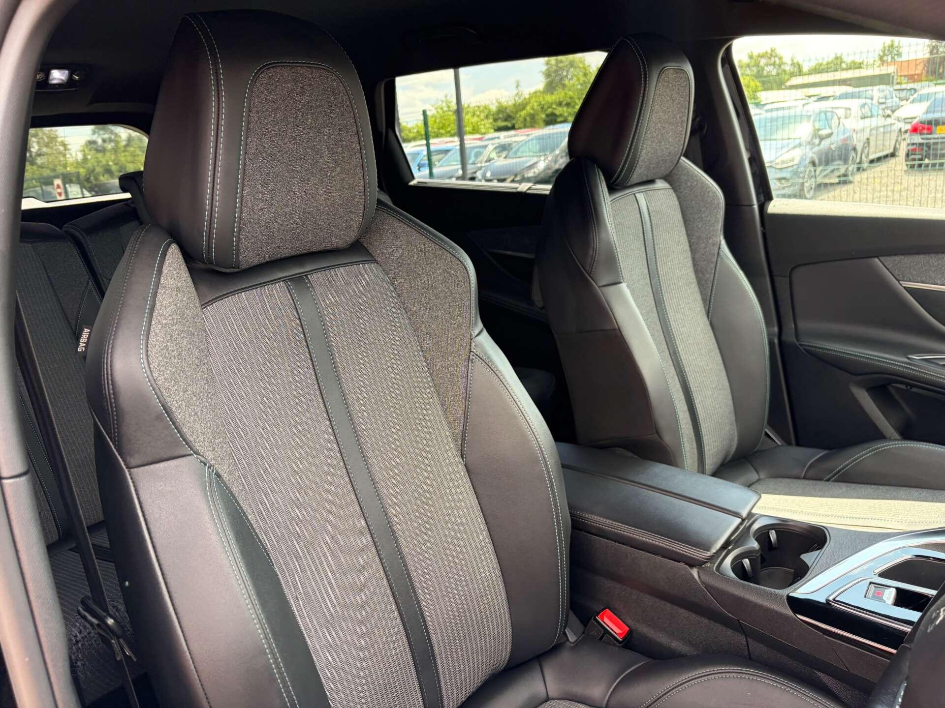 Peugeot 5008 view 38