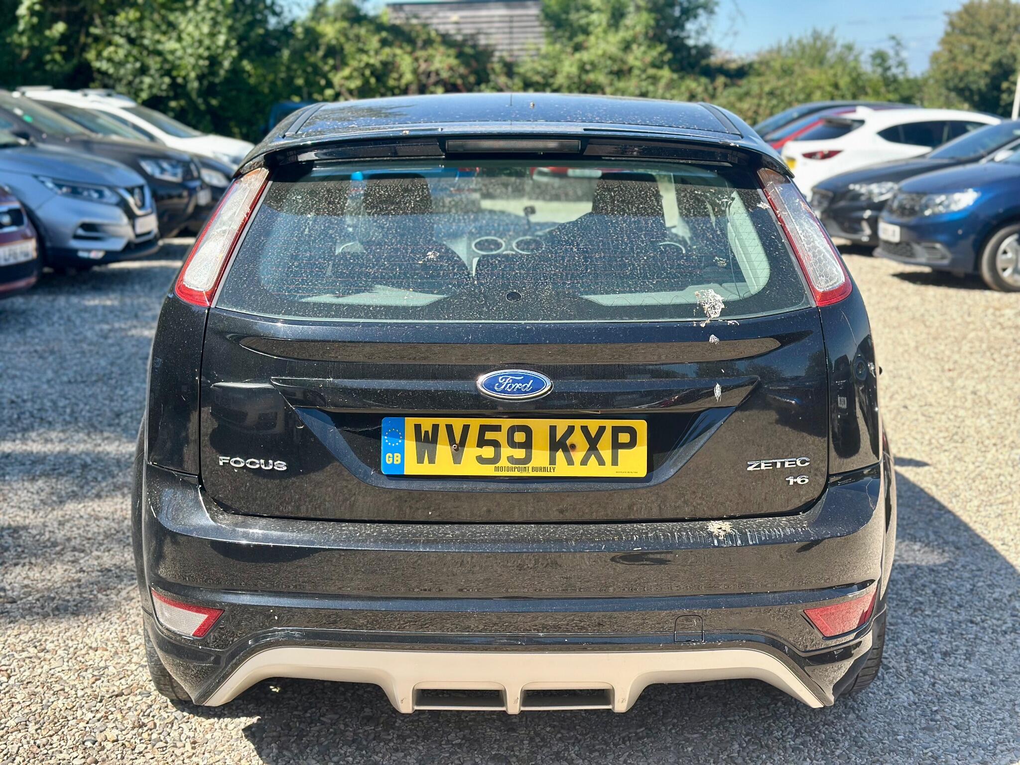 Ford Focus view 13