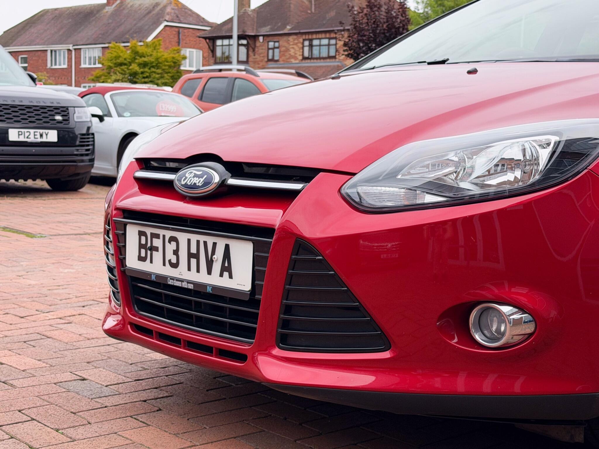 Ford Focus view 44