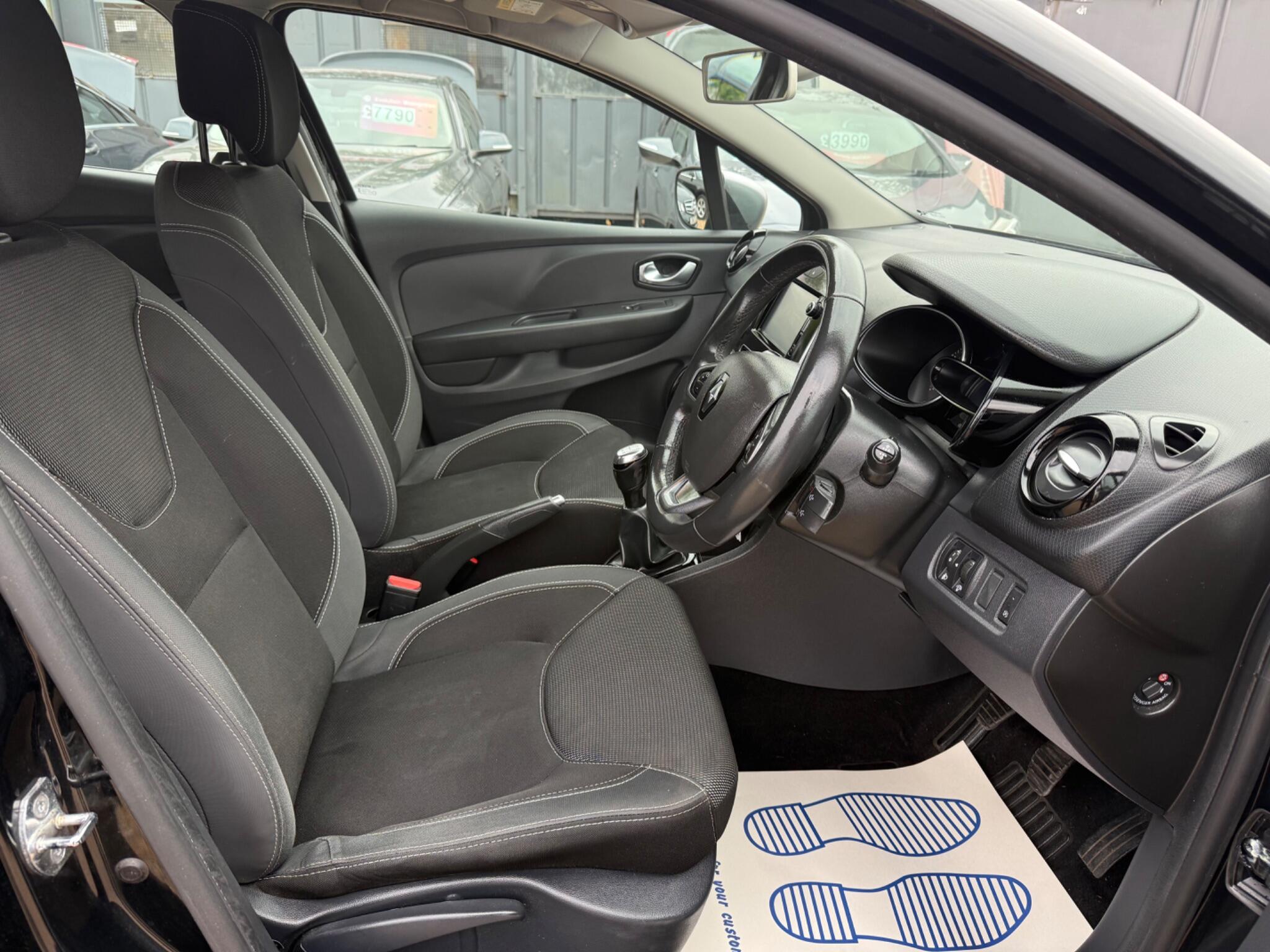 Renault Clio view 19