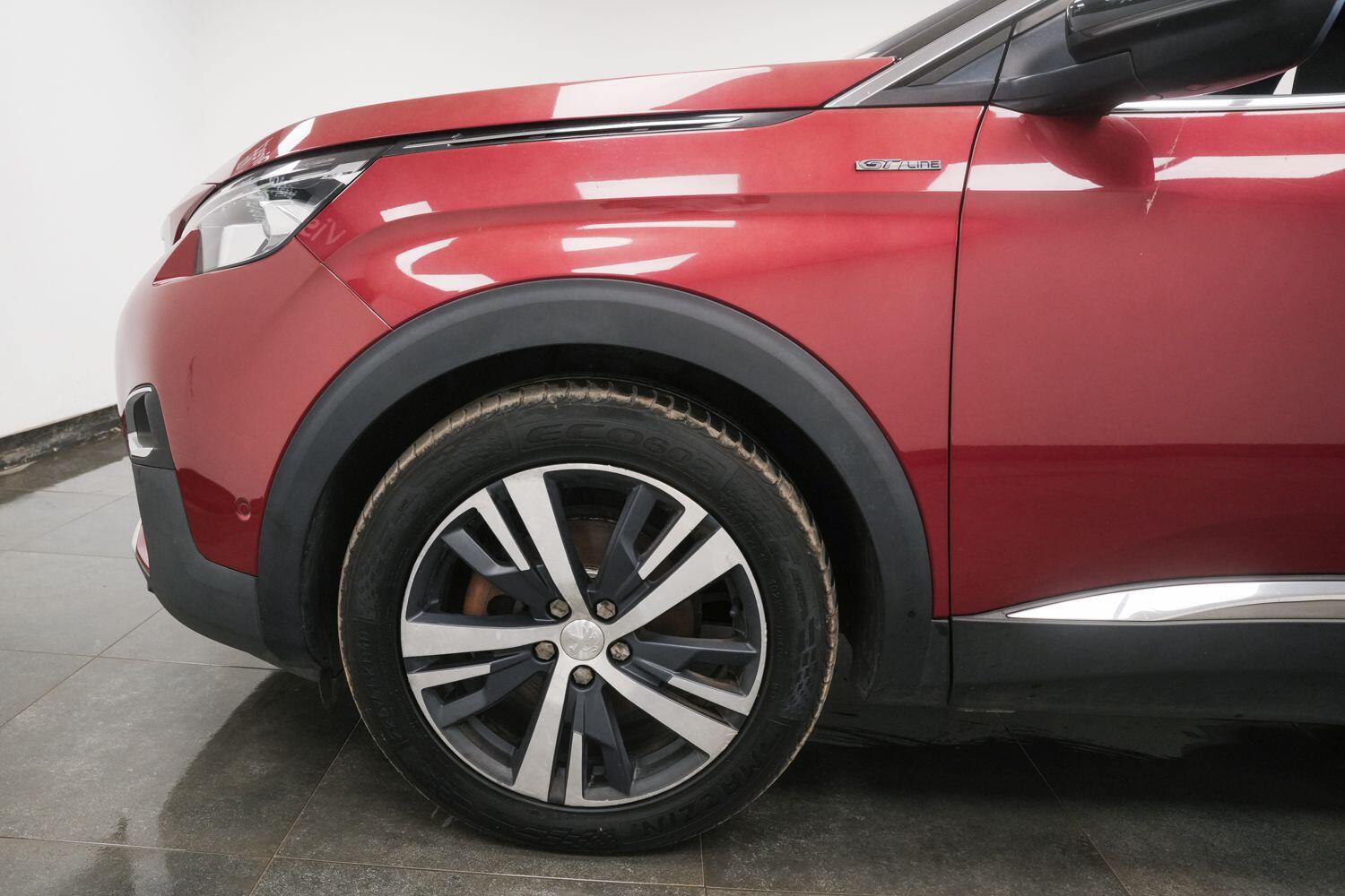 Peugeot 3008 view 5
