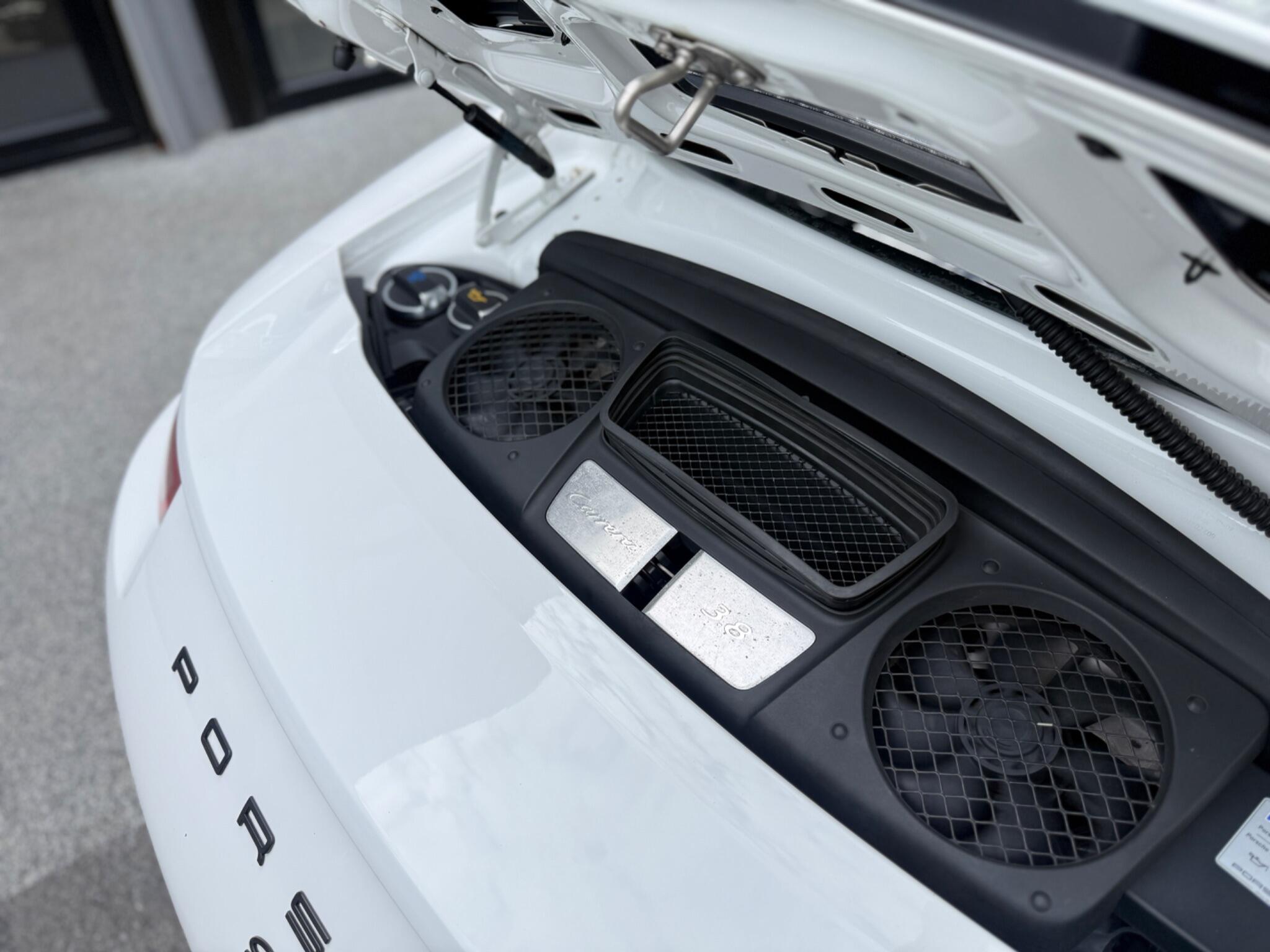 Porsche 911 view 49