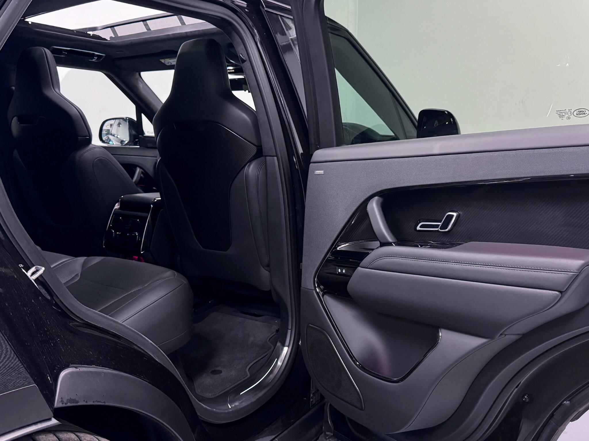 Land Rover Range Rover Sport view 30