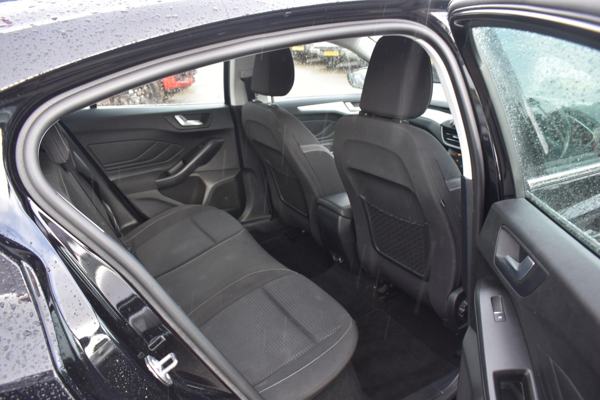 Focus - 1.5 EcoBlue Zetec Euro 6 (s/s) 5dr - Image 13