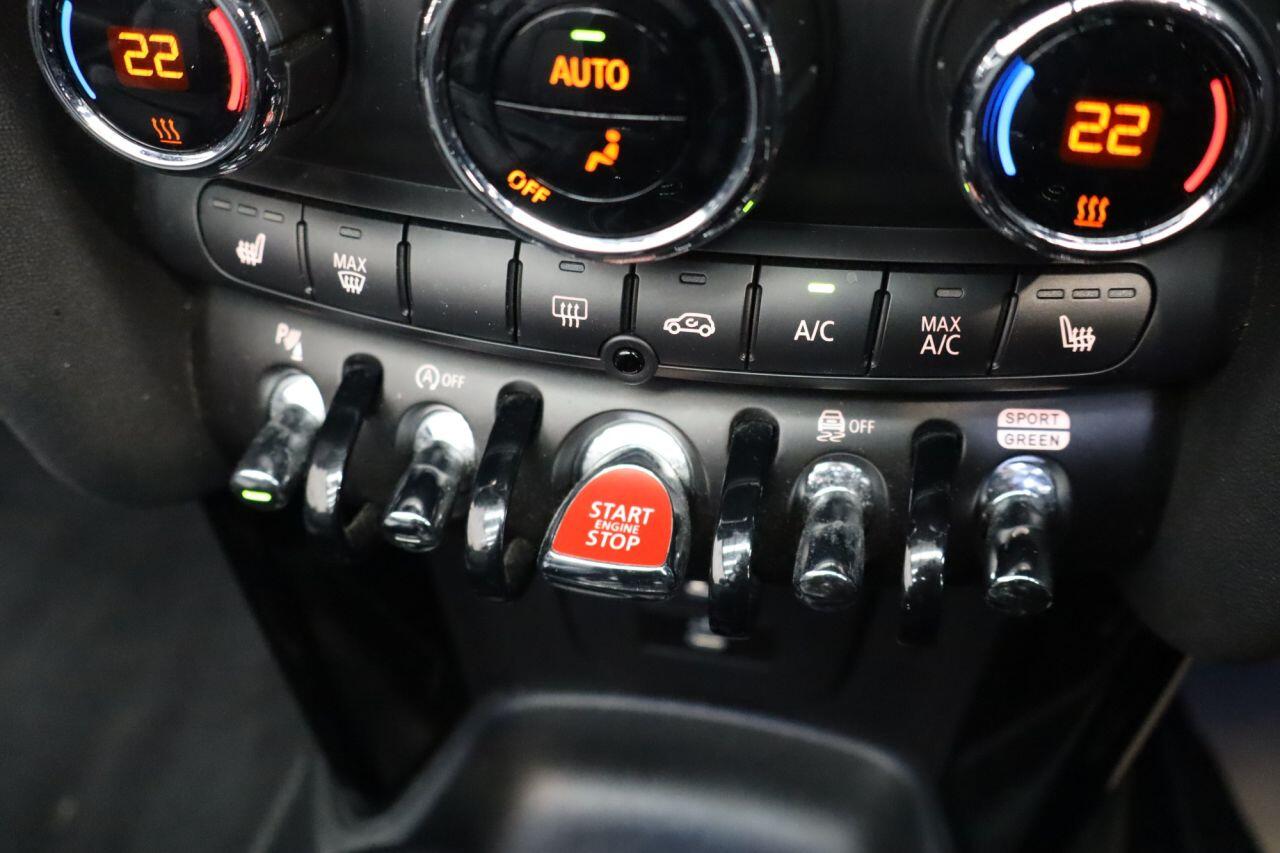Mini Convertible view 17