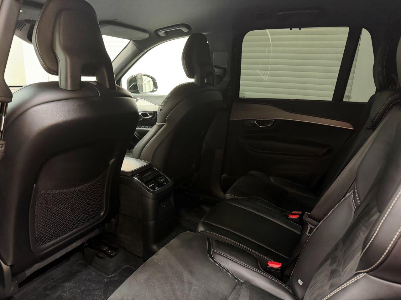 Volvo XC90 view 31