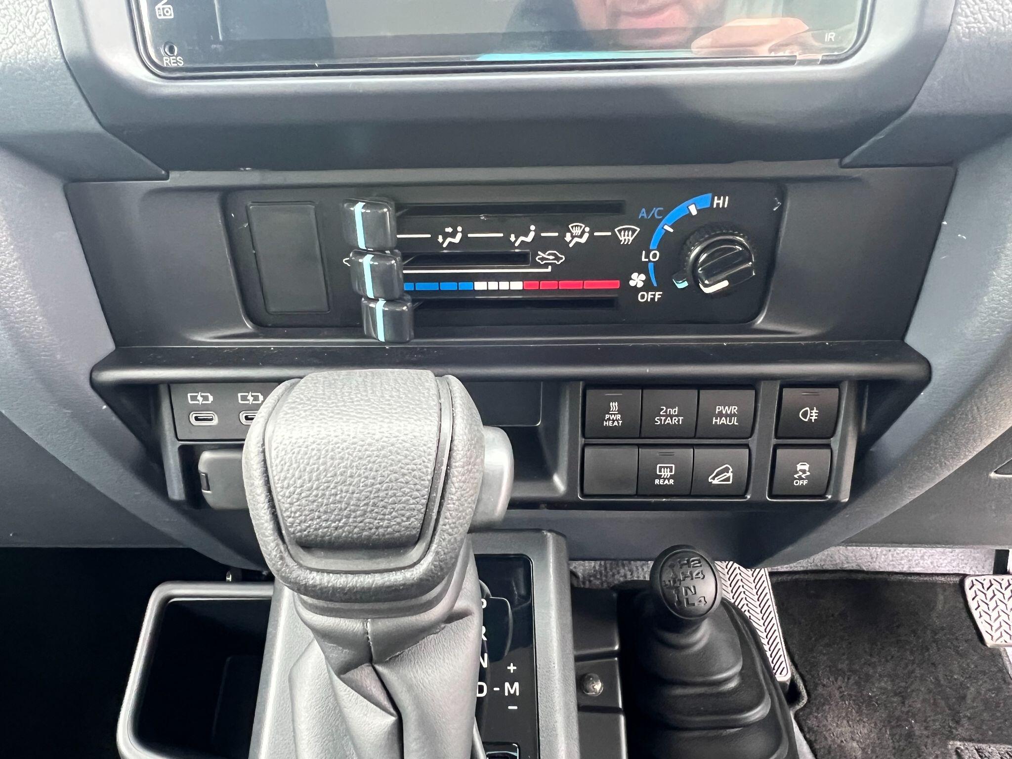 Toyota Land Cruiser view 27