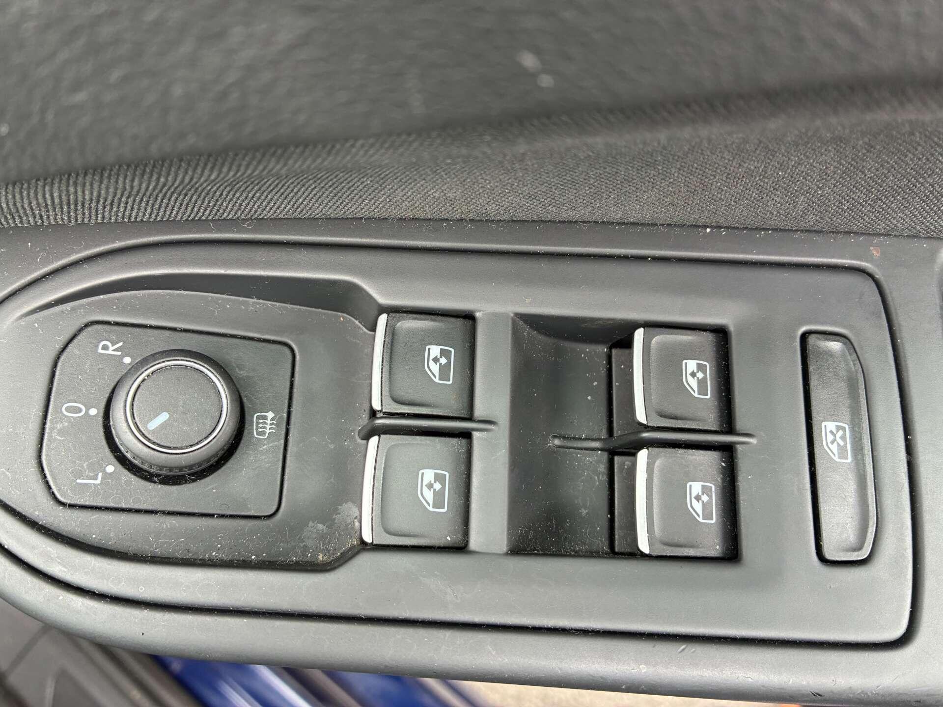 Volkswagen Golf view 22