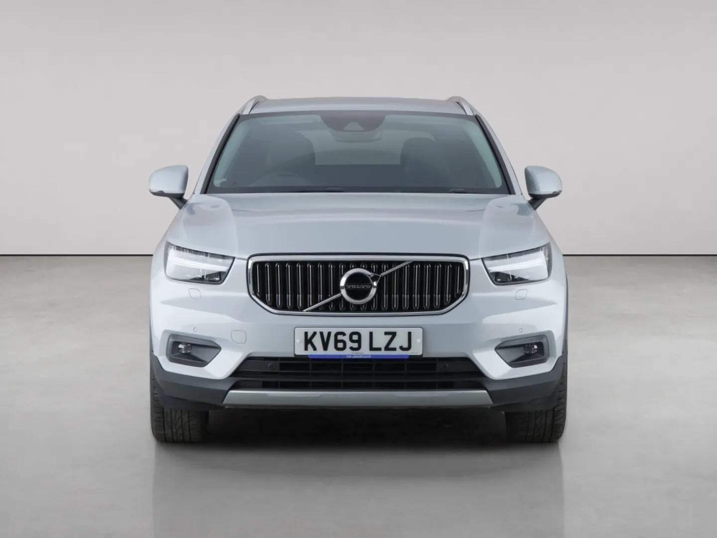 Volvo XC40 view 5